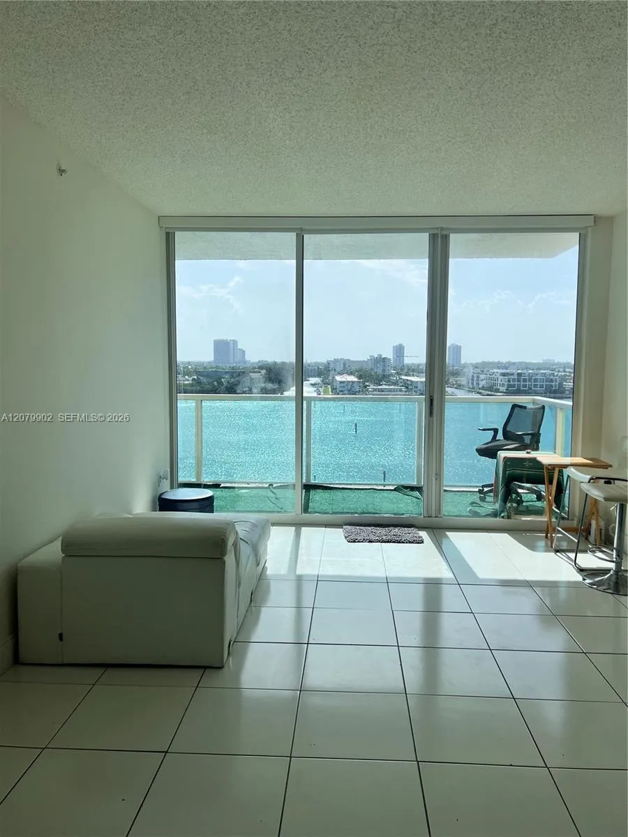 Foto de propiedad en  Sunny Isles Beach con MLS# 