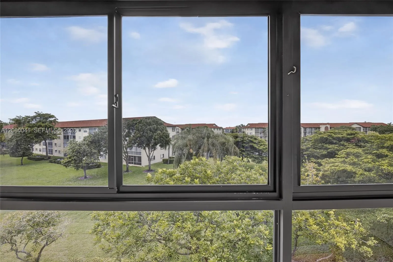 Foto de propiedad en  Pembroke Pines con MLS# 
