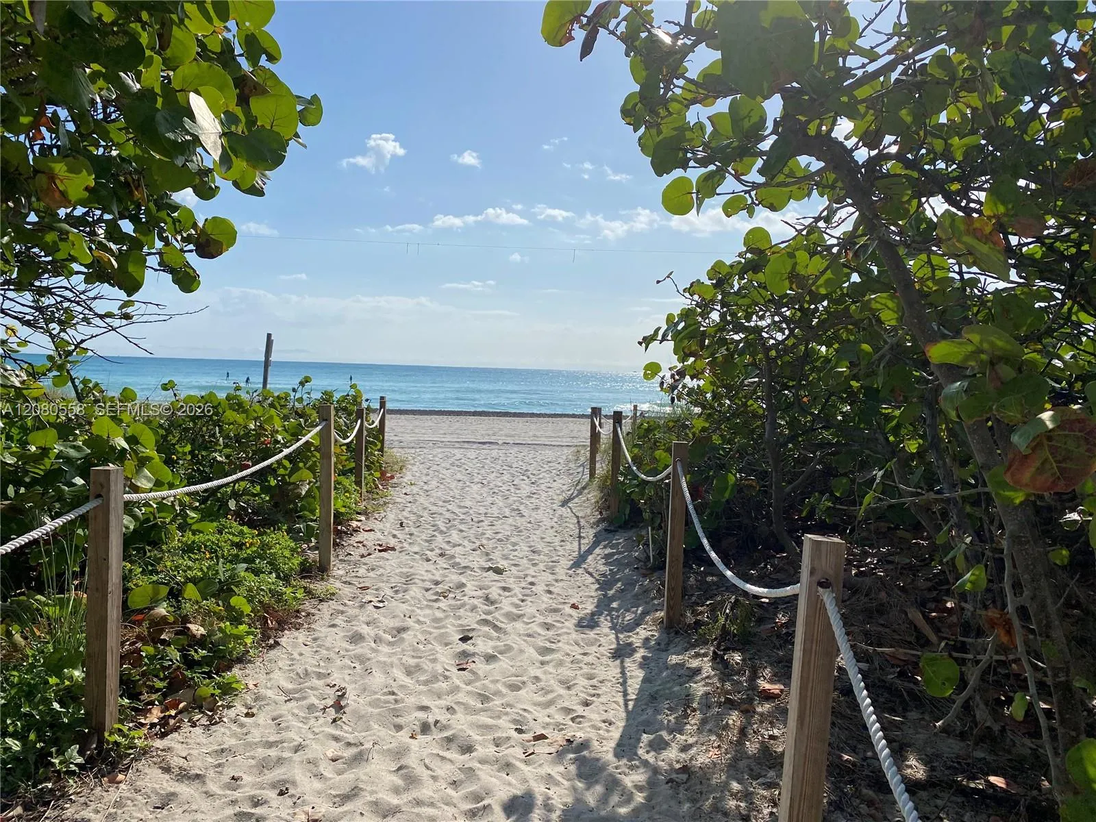 Foto de propiedad en  Miami Beach con MLS# 