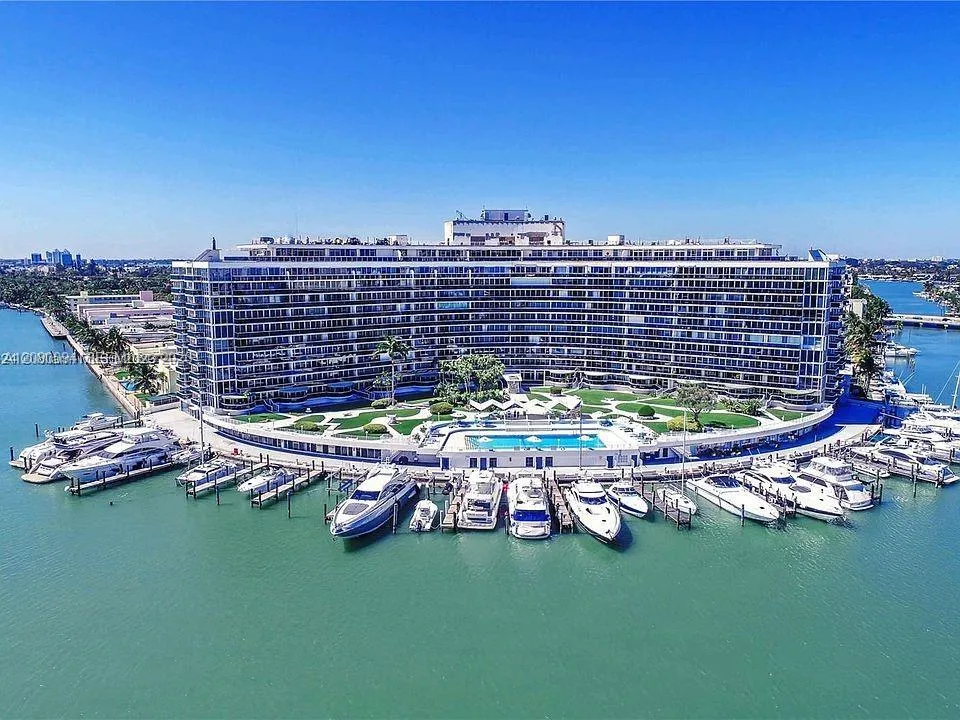 Foto de propiedad en  Miami Beach con MLS# 