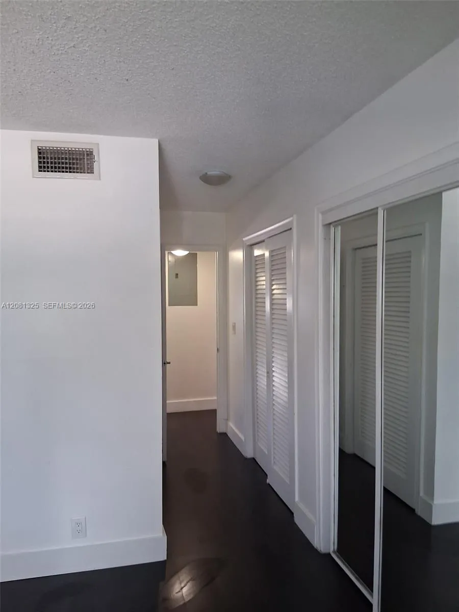 Foto de propiedad en  Hallandale Beach con MLS# 