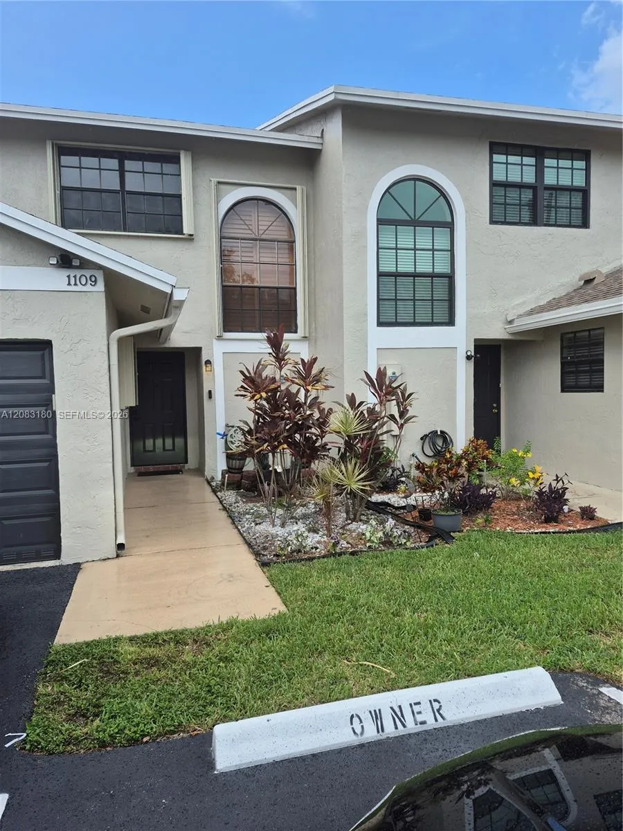 Foto de propiedad en  Pembroke Pines con MLS# 