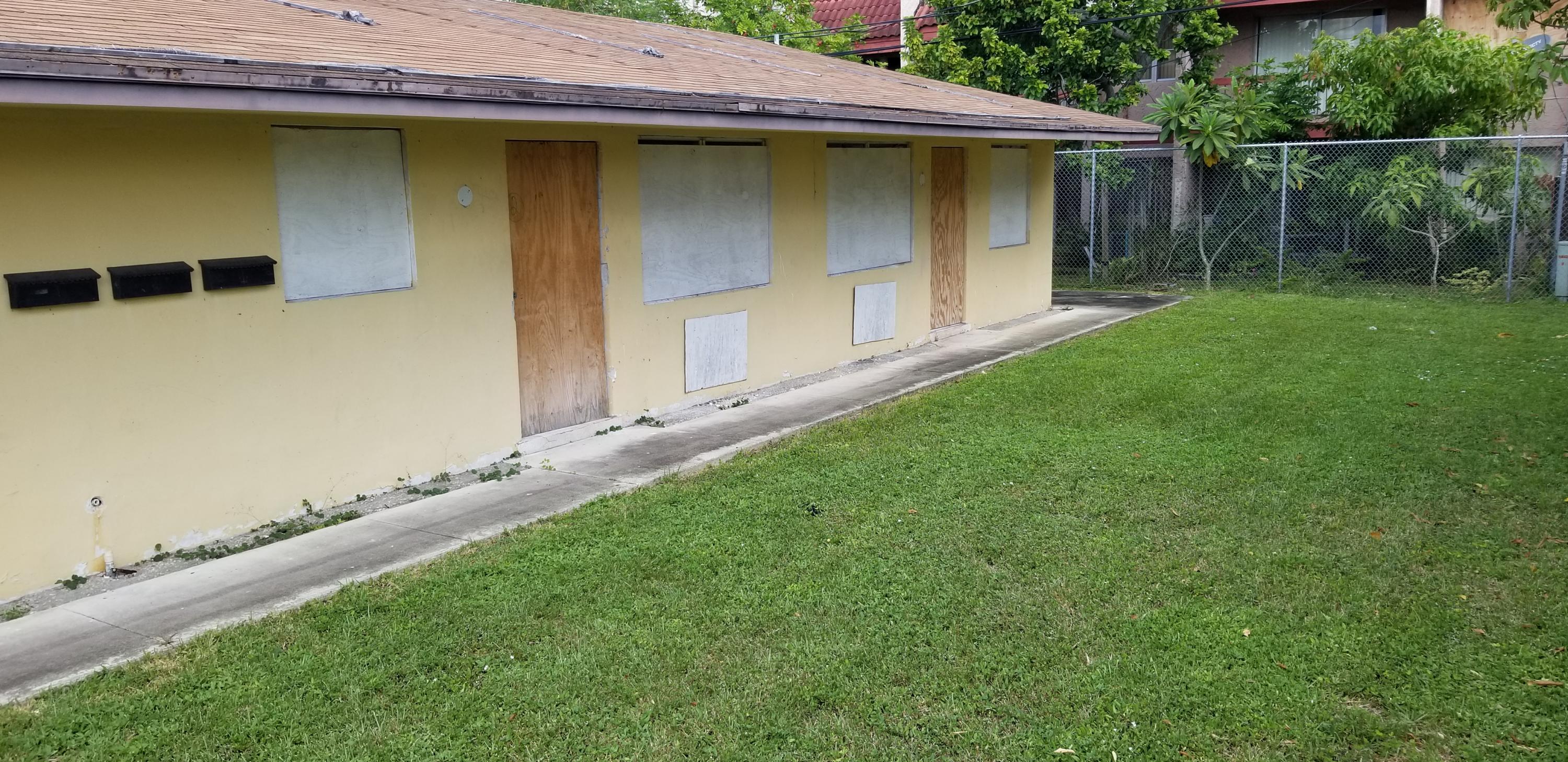 Foto de propiedad en 5641 NW 15th Street, Lauderhill, FL 33313 Lauderhill con MLS# 