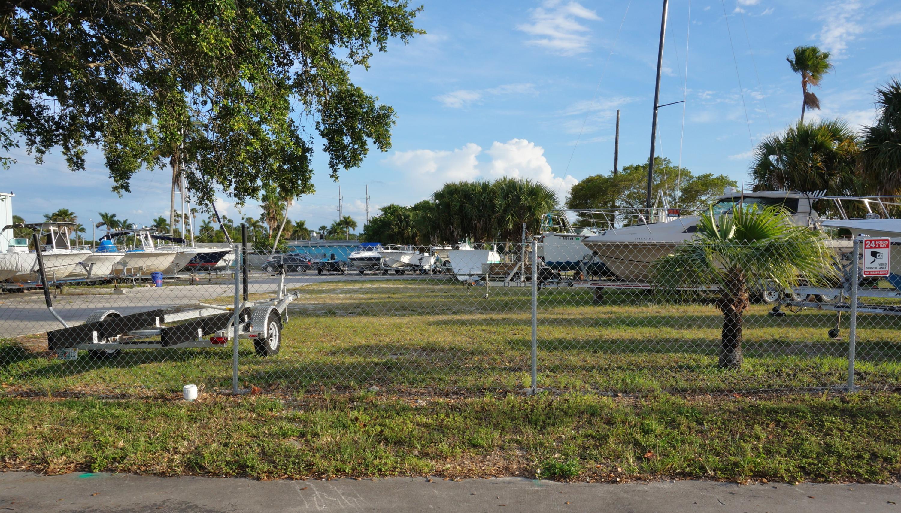 Foto de propiedad en 21 Fishermans Wharf Road, Fort Pierce, FL 34950 Fort Pierce con MLS# 