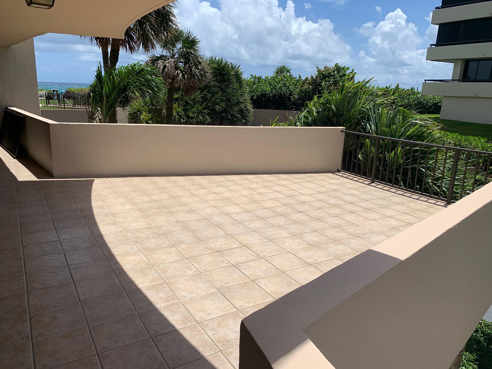 Foto de propiedad en 4200 N N. Ocean Drive 103, Riviera Beach, FL 33404 Riviera Beach con MLS# 