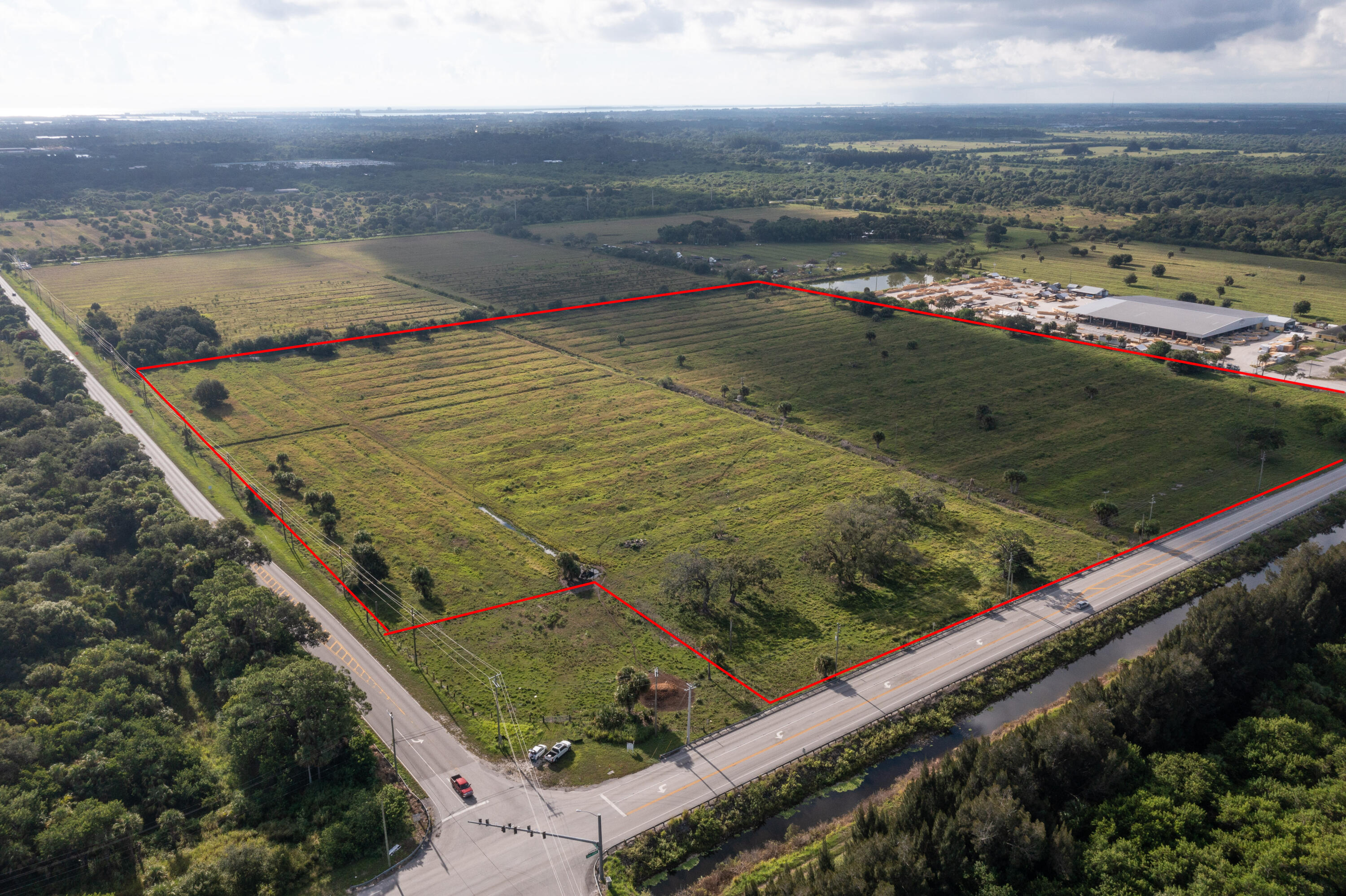 Foto de propiedad en 2600 Kings Highway, Fort Pierce, FL 34982 Fort Pierce con MLS# 