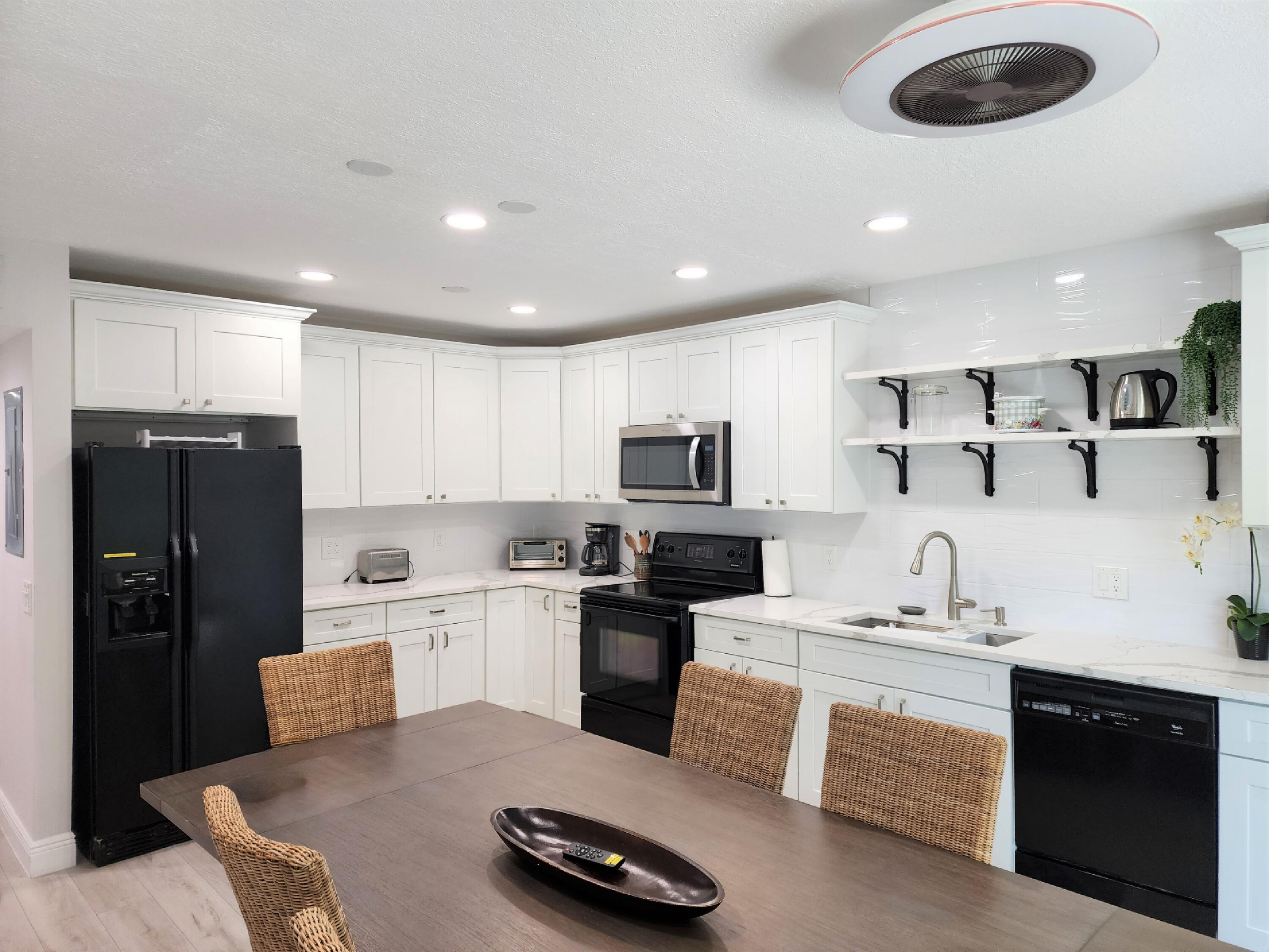Foto de propiedad en 572 SE 20th Avenue 3, Deerfield Beach, FL 33441 Deerfield Beach con MLS# 