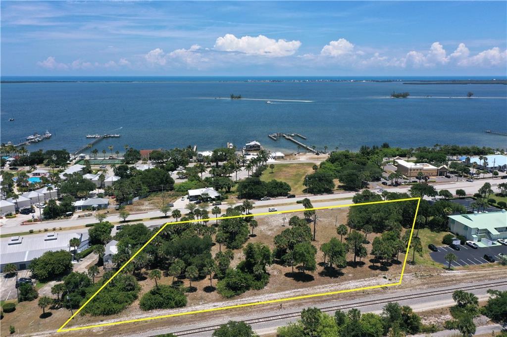 Foto de propiedad en 1531 Us Highway 1 Highway, Sebastian, FL 32958 Sebastian con MLS# 