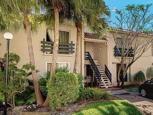 Foto de propiedad en 5308 NE 6th Avenue G14, Oakland Park, FL 33334 Oakland Park con MLS# 
