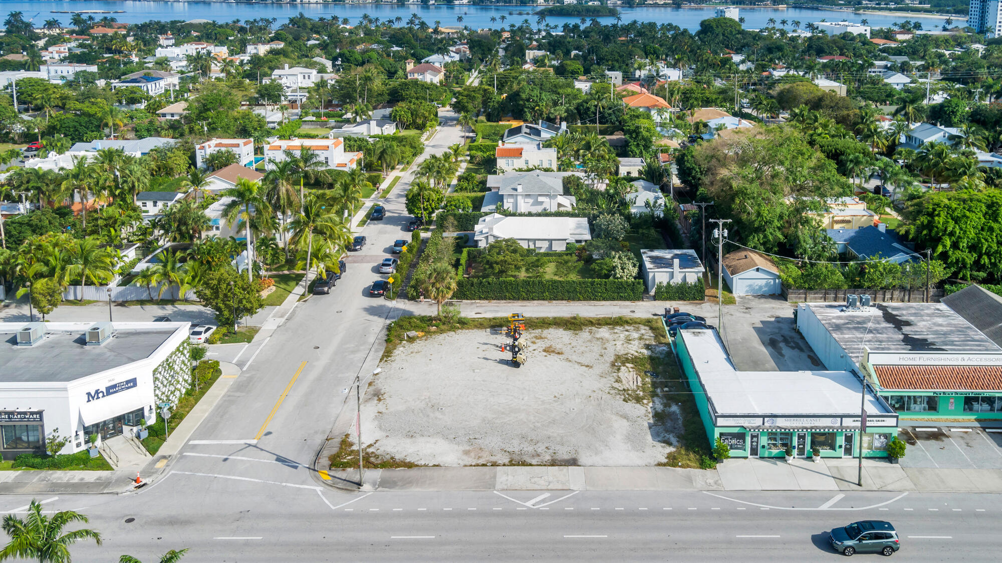Foto de propiedad en 3500 S Dixie Highway, West Palm Beach, FL 33405 West Palm Beach con MLS# 