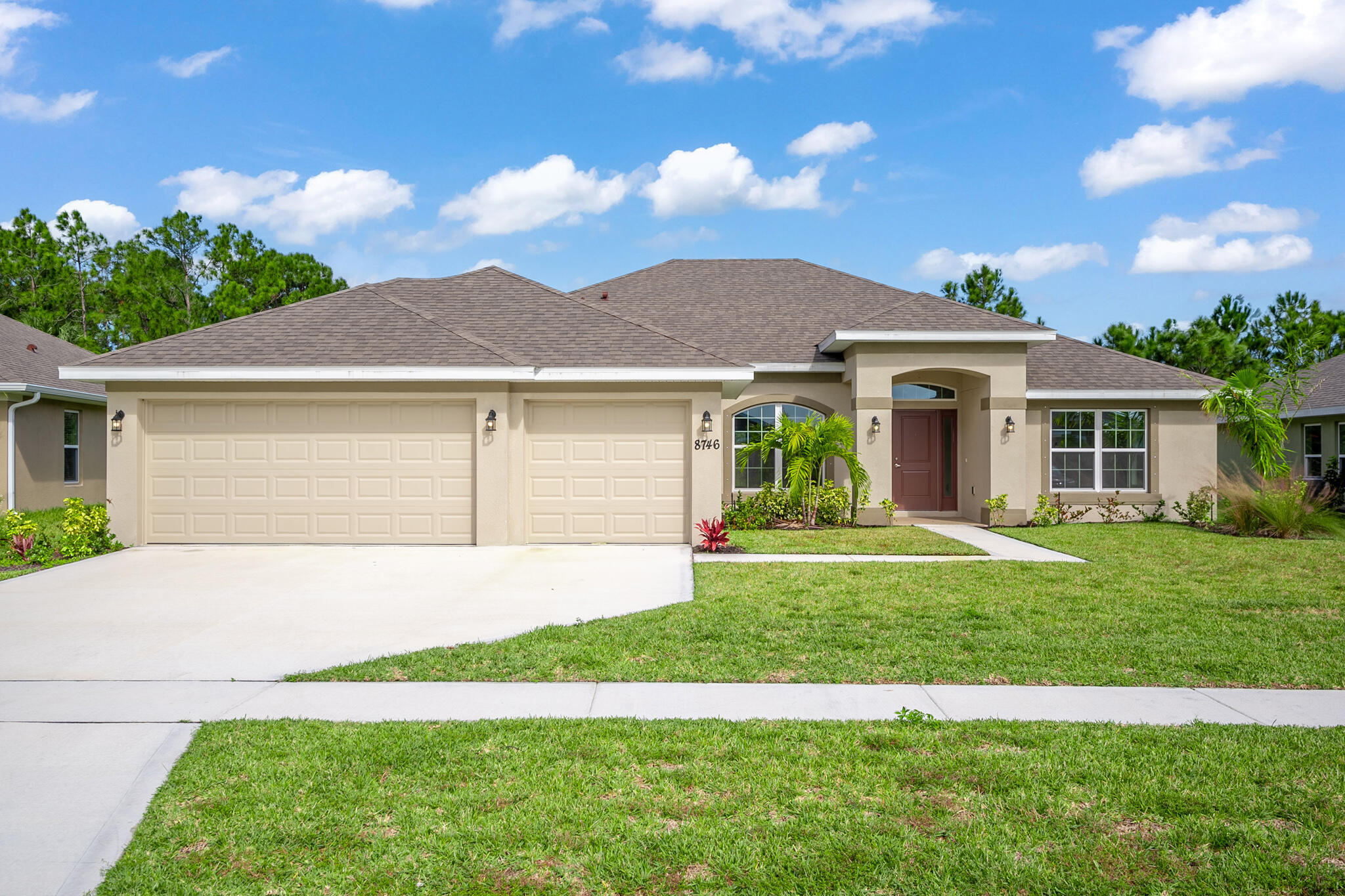 Foto de propiedad en 8746 Waterstone Boulevard, Fort Pierce, FL 34951 Fort Pierce con MLS# 