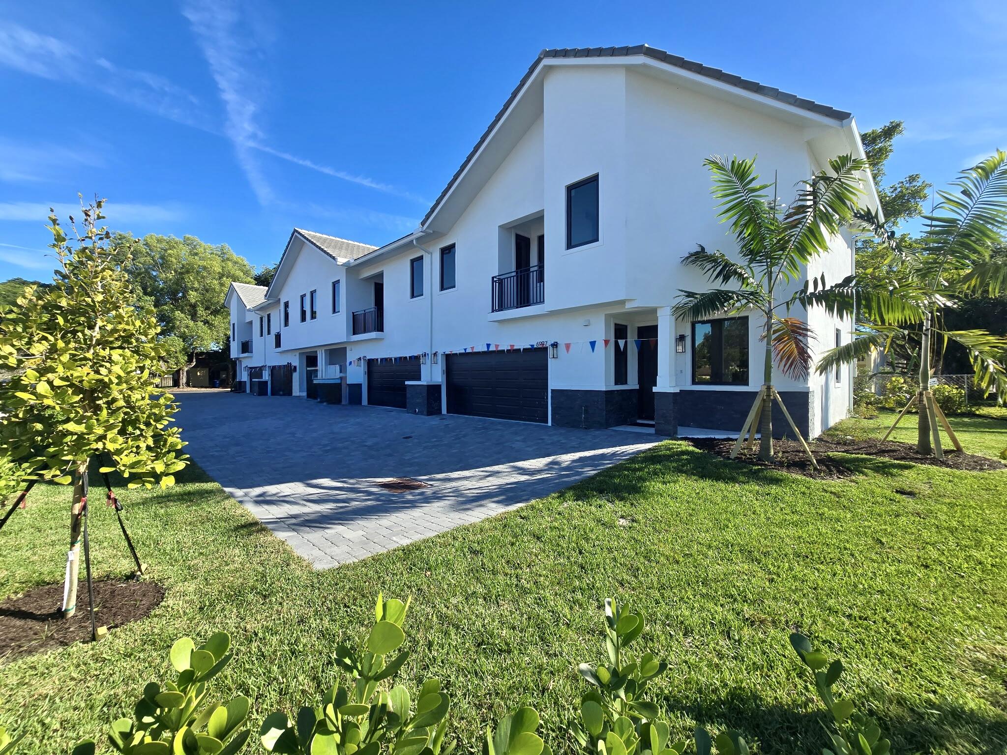 Foto de propiedad en 6997 NW 30th Terrace D, Fort Lauderdale, FL 33309 Fort Lauderdale con MLS# 