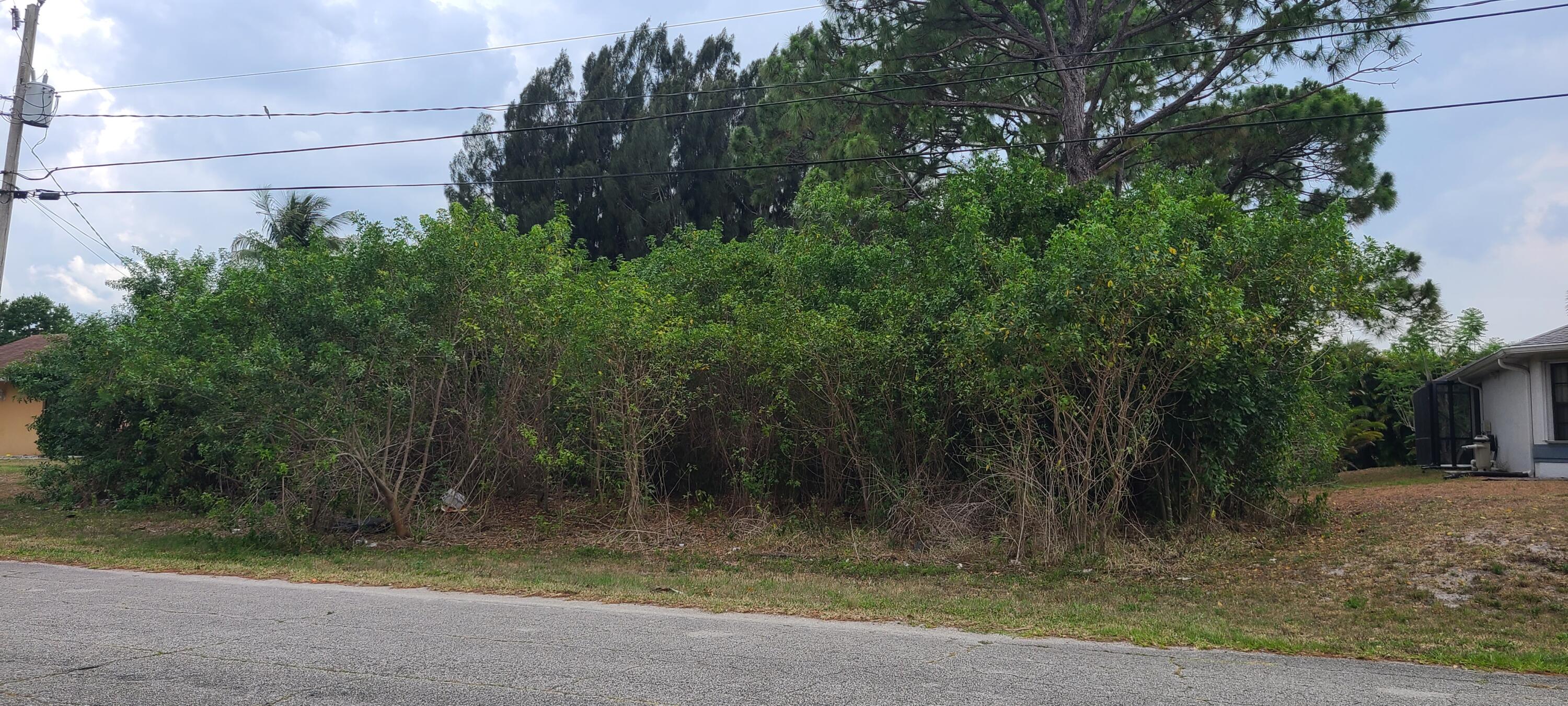 Foto de propiedad en 3243 SE Pinto Street, Port St. Lucie, FL 34984 Port St. Lucie con MLS# 