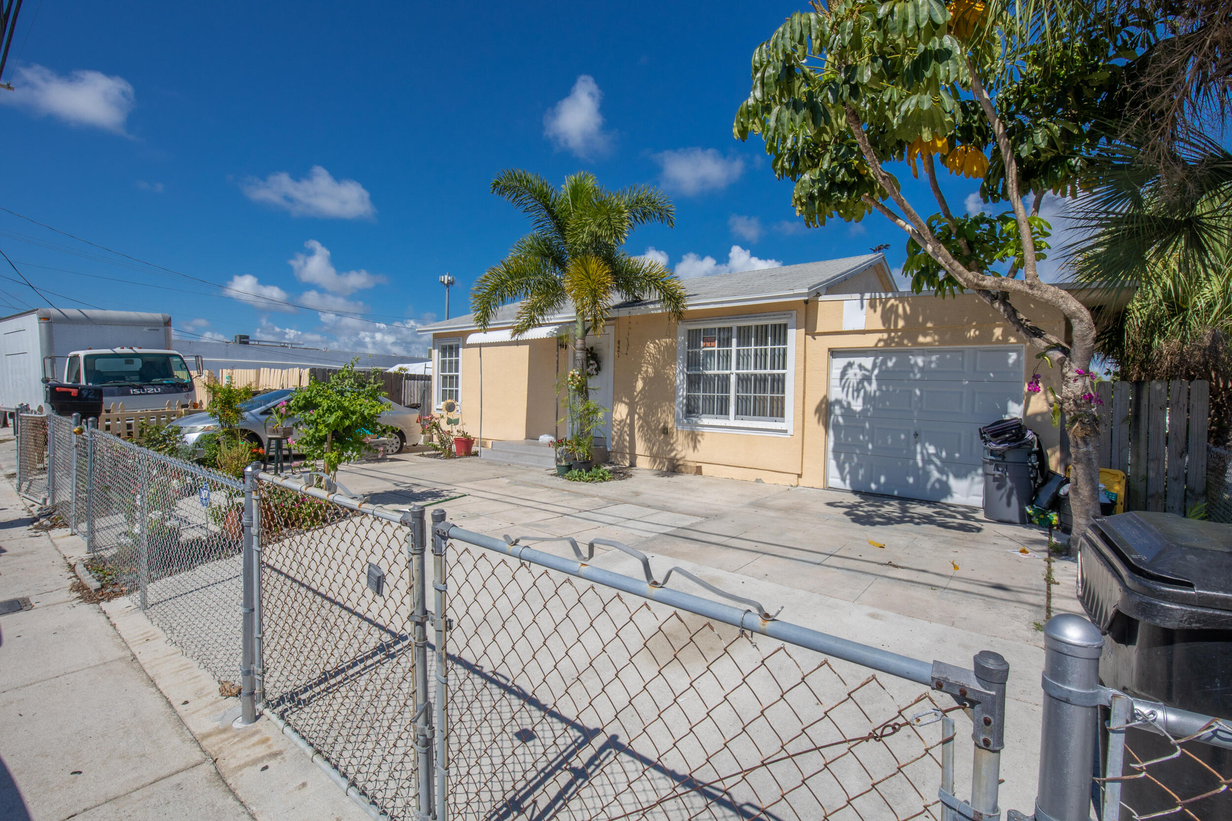 Foto de propiedad en 922 S Dixie Street, Lake Worth Beach, FL 33460 Lake Worth Beach con MLS# 