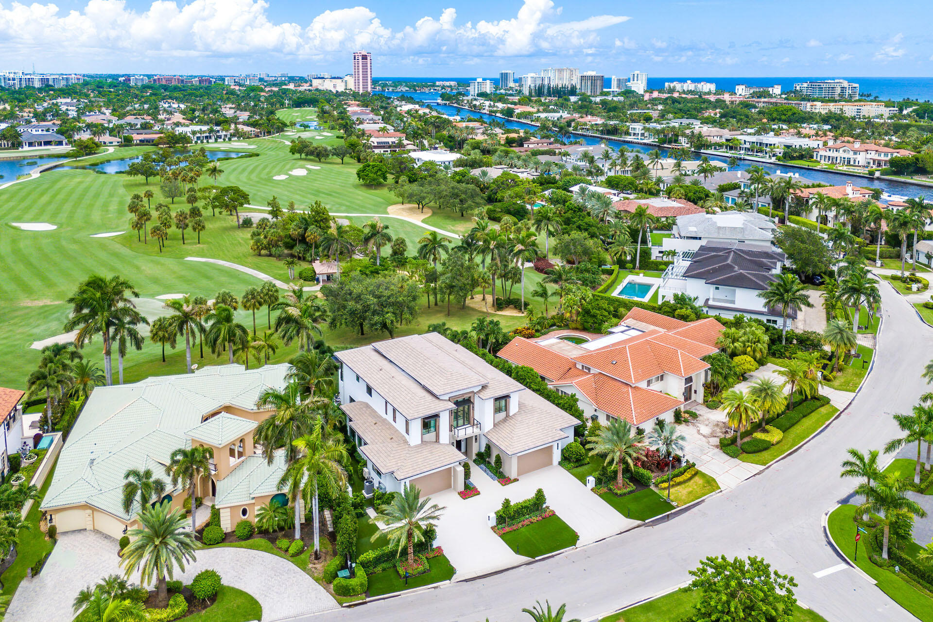 Foto de propiedad en 471 Royal Palm Way, Boca Raton, FL 33432 Boca Raton con MLS# 
