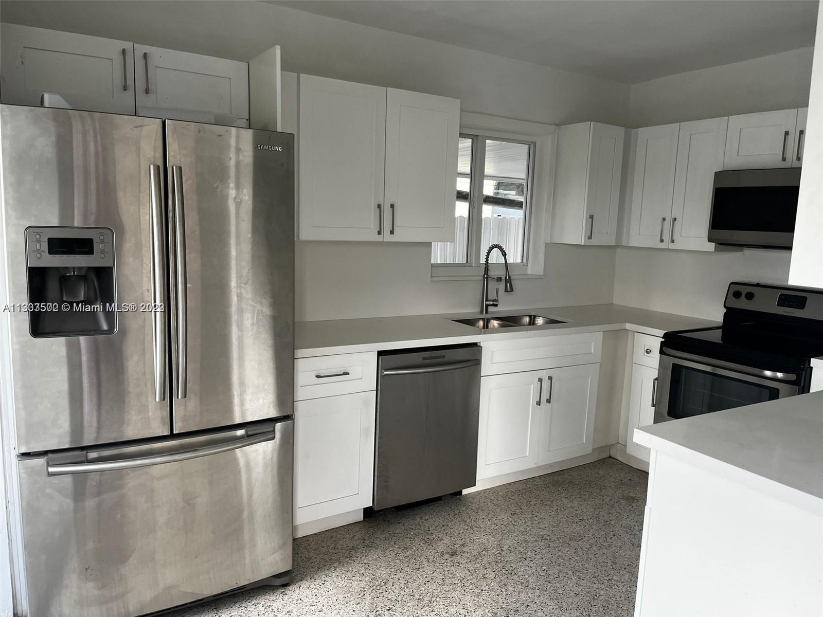 Foto de propiedad en 4520 SW 18th Street, West Park, FL 33023 West Park con MLS# 