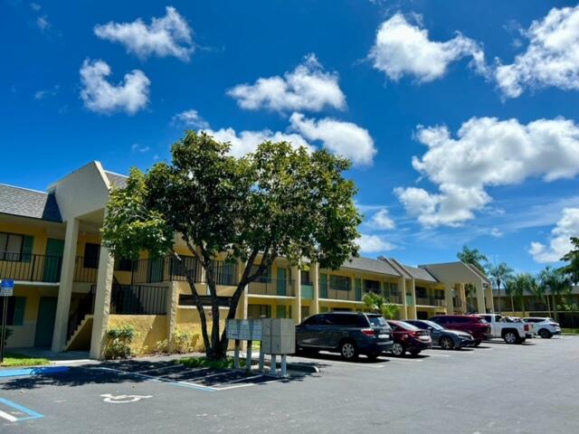 Foto de propiedad en 1830 W Meadows Circle 1830, Boynton Beach, FL 33436 Boynton Beach con MLS# 