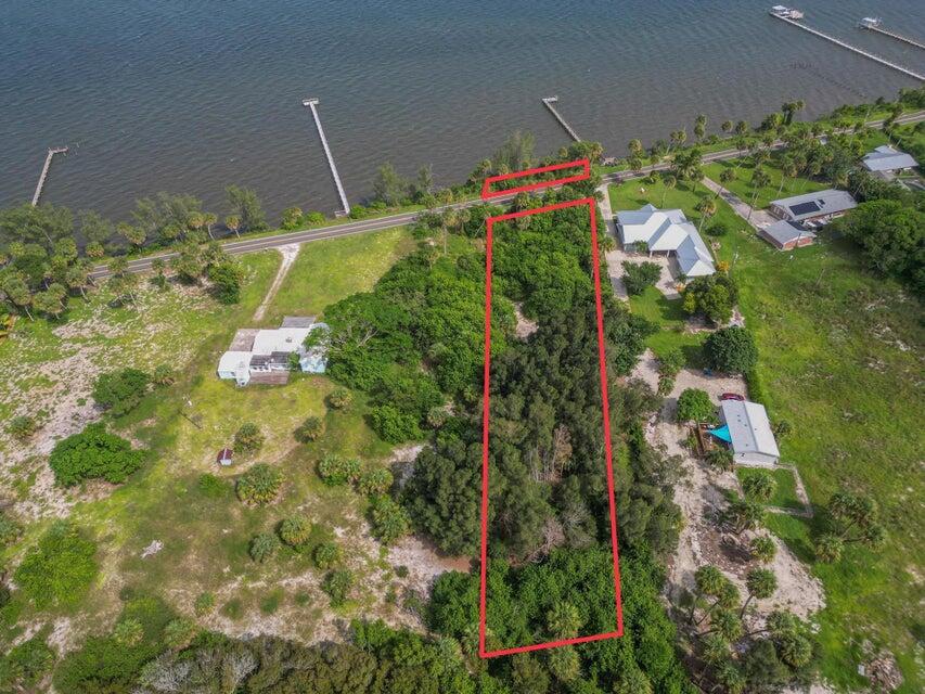 Foto de propiedad en Tbd S Indian River S Drive, Fort Pierce, FL 34982 Fort Pierce con MLS# 