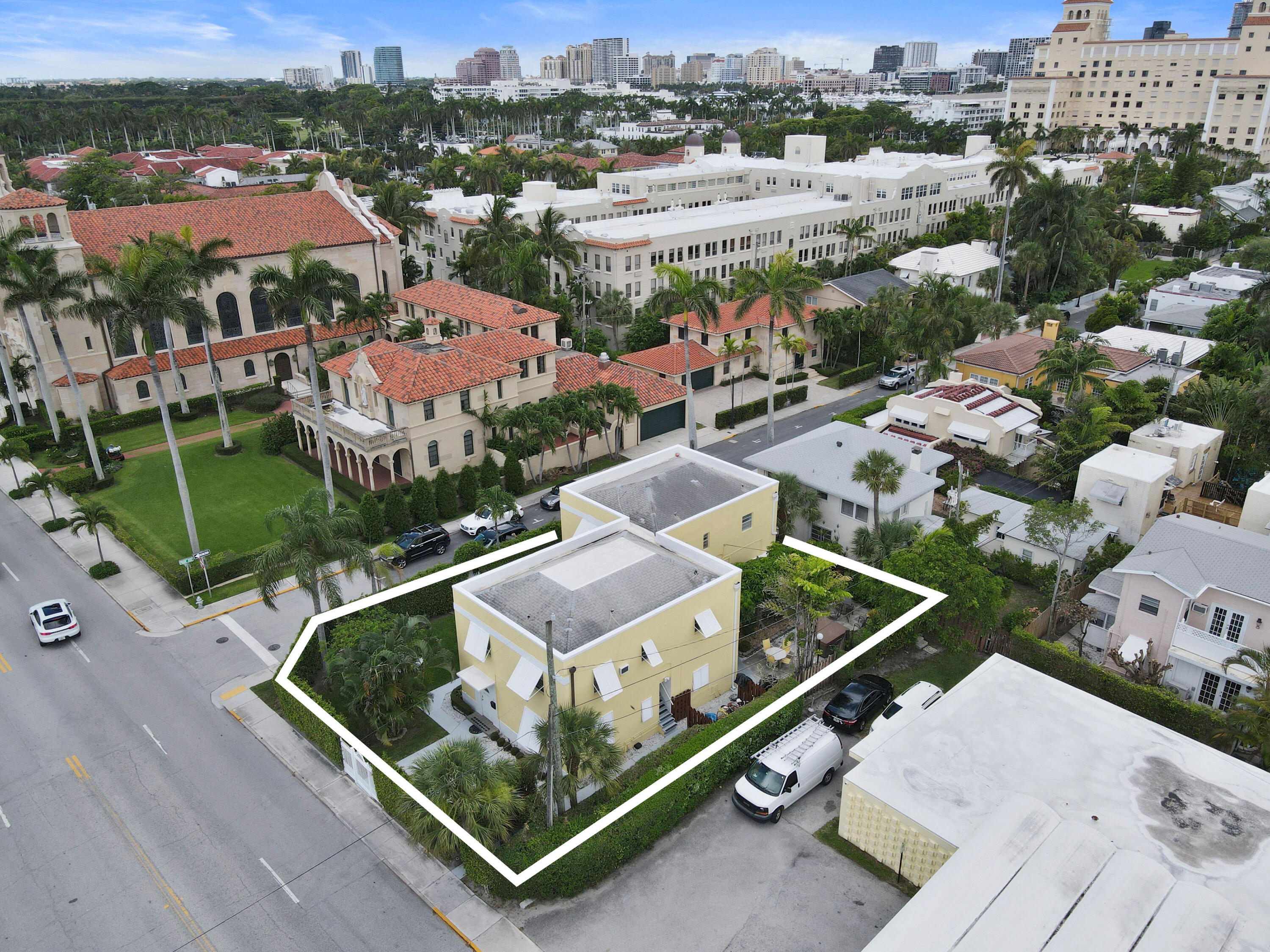 Foto de propiedad en 172 N County Road, Palm Beach, FL 33480 Palm Beach con MLS# 