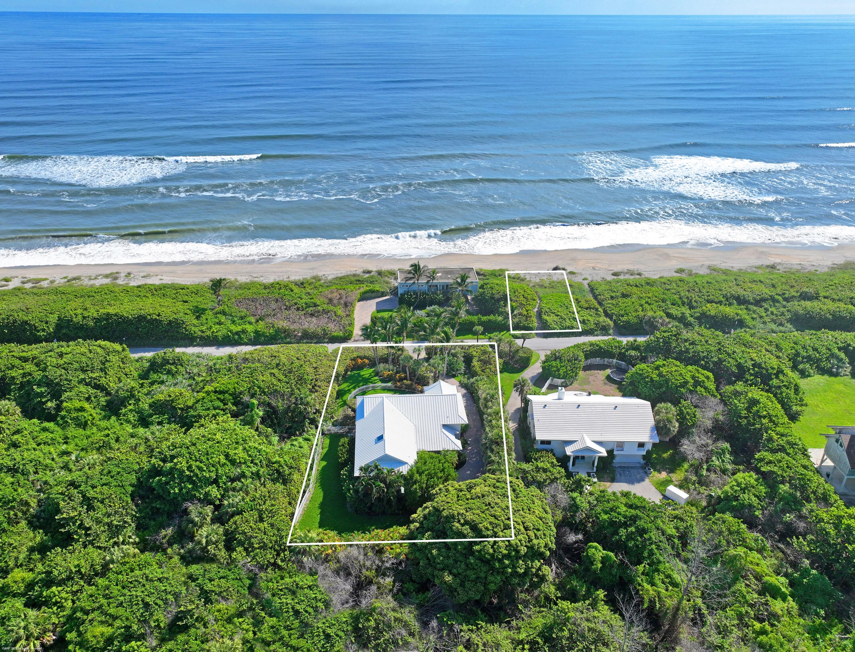 Foto de propiedad en 162 N Beach Road, Jupiter Island, FL 33455 Jupiter Island con MLS# 