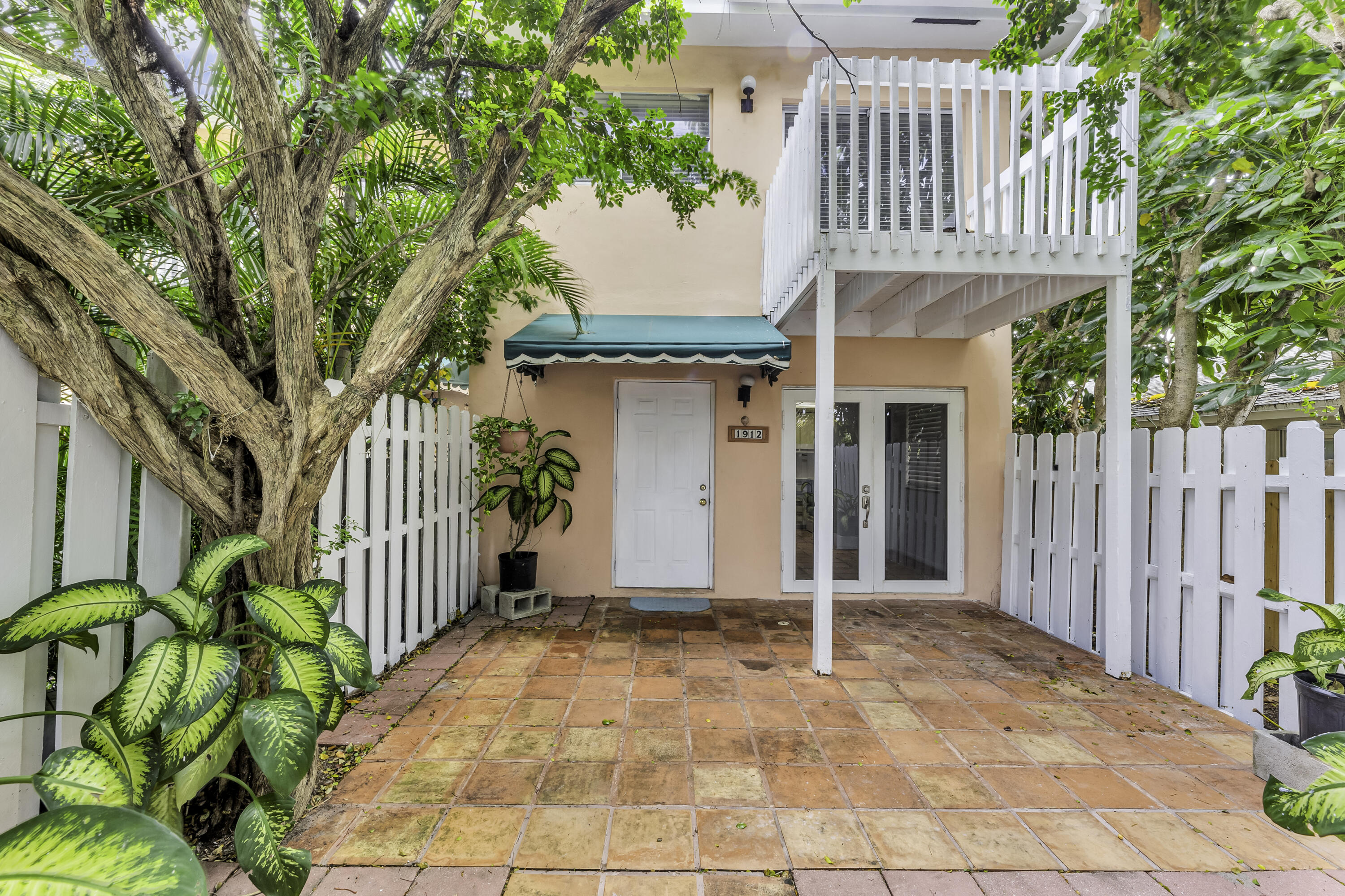 Foto de propiedad en 1912 NE 6th Street, Deerfield Beach, FL 33441 Deerfield Beach con MLS# 