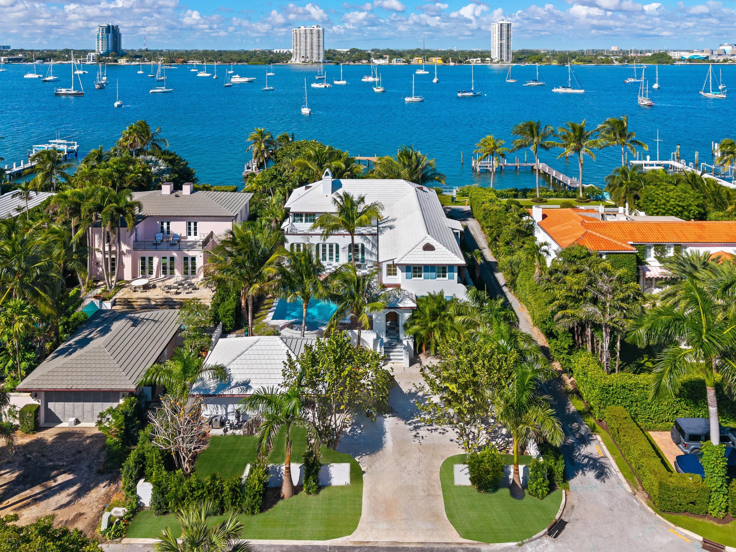 Vendido 1246 N Lake Way, Palm Beach, FL 33480, Palm Beach, FL 33480
