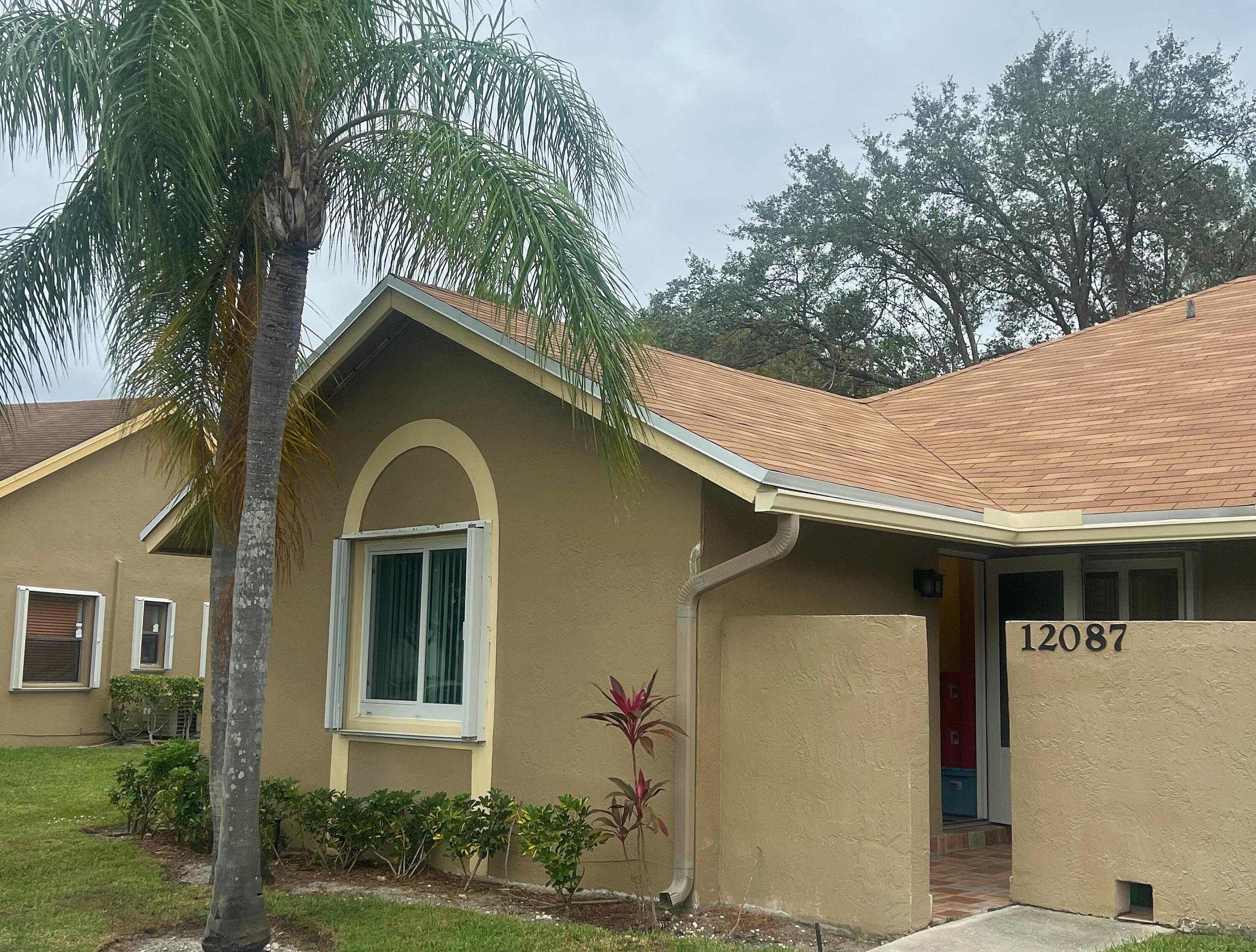 Foto de propiedad en 12087 NW 44th Street, Sunrise, FL 33323 Sunrise con MLS# 