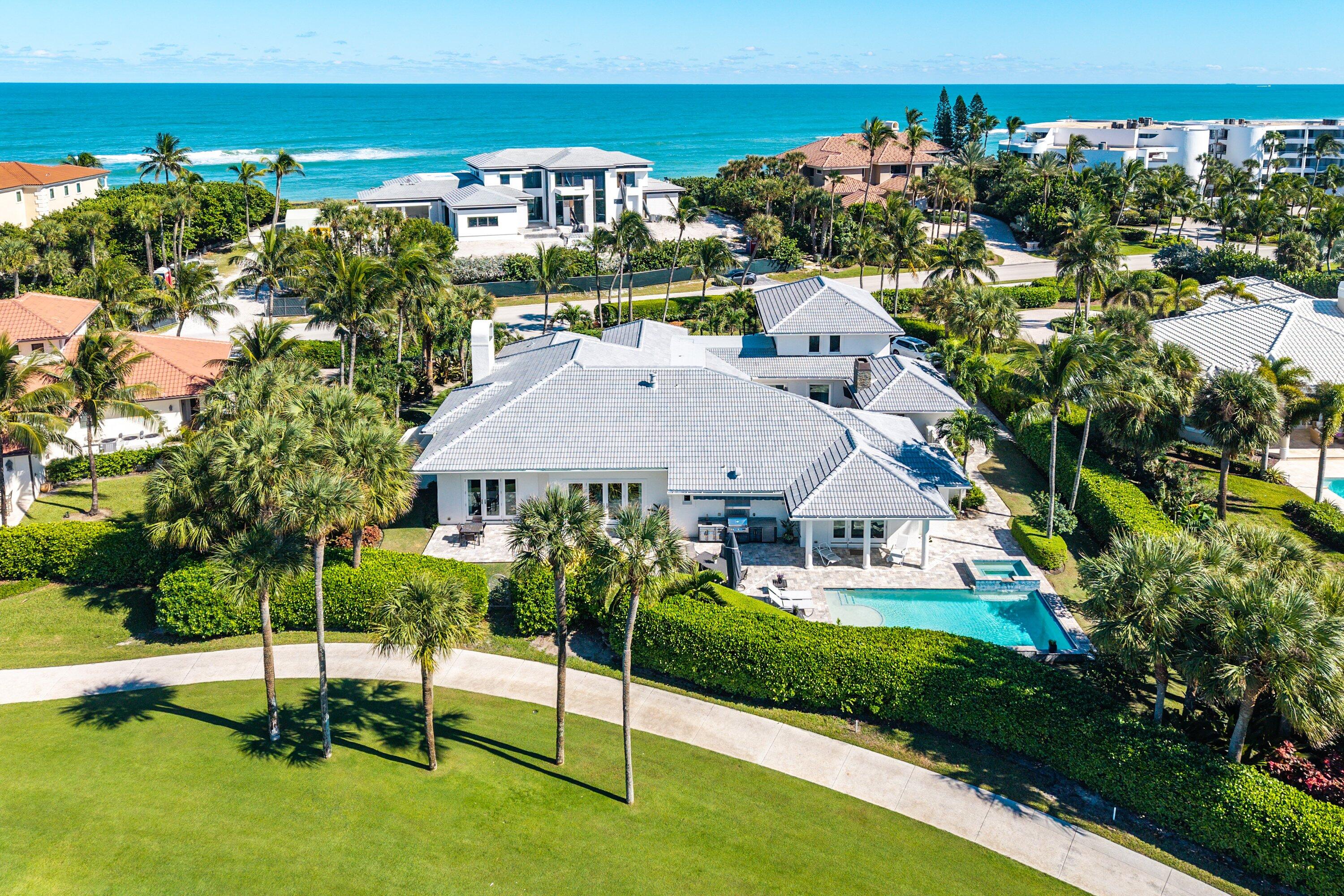 Foto de propiedad en 1904 SE Sailfish Point Boulevard, Stuart, FL 34996 Stuart con MLS# 