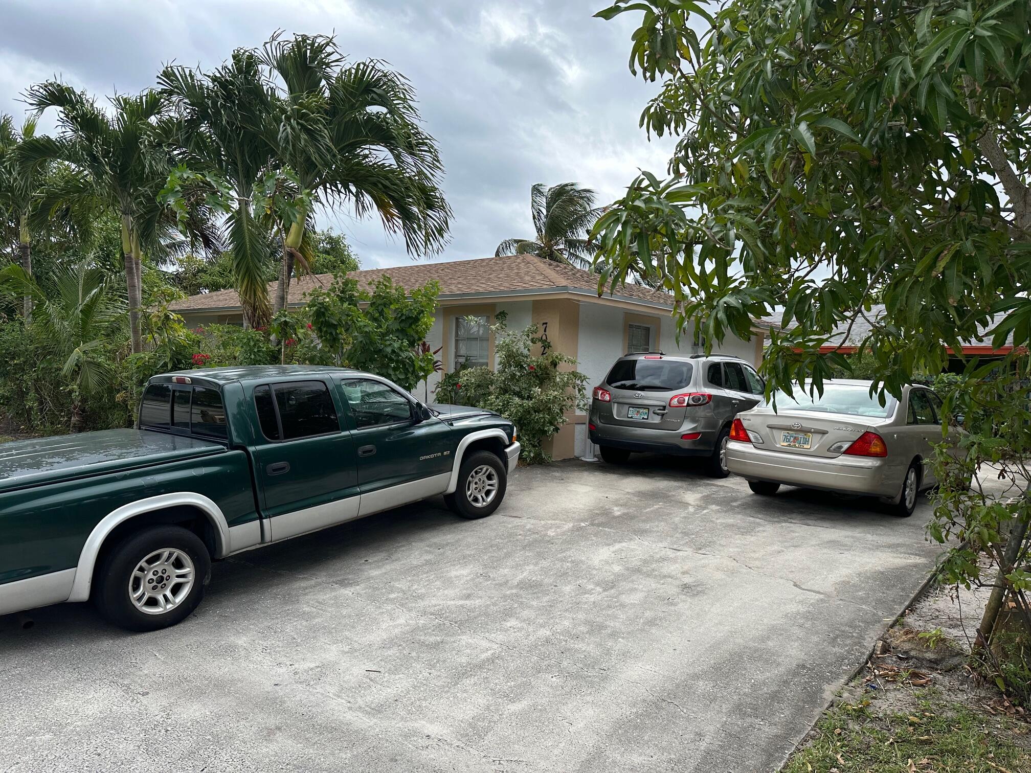 Foto de propiedad en 702 SW 7th Street SW, Delray Beach, FL 33444 Delray Beach con MLS# 