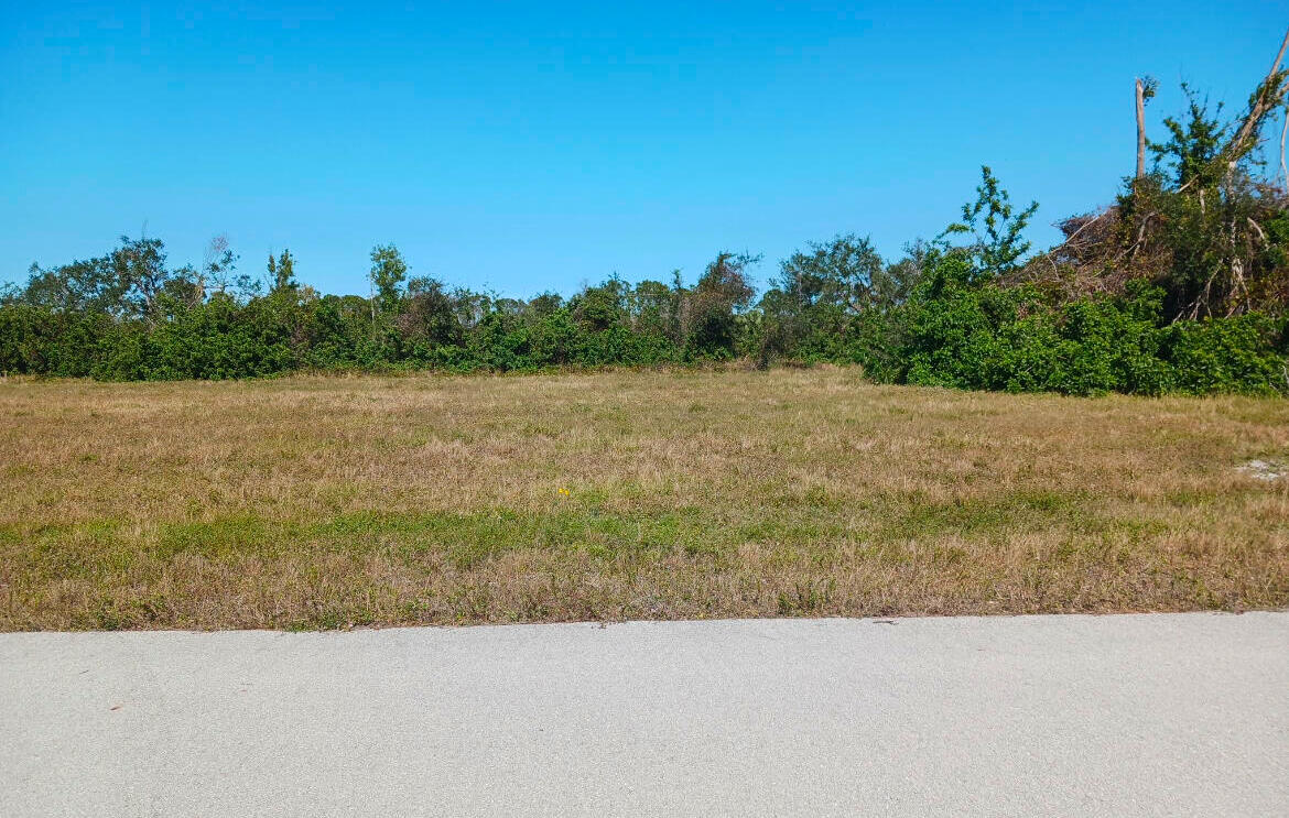 En Venta 3707 NW 44th Terrace, Cape Coral, FL 33993, Cape Coral, FL 33993
