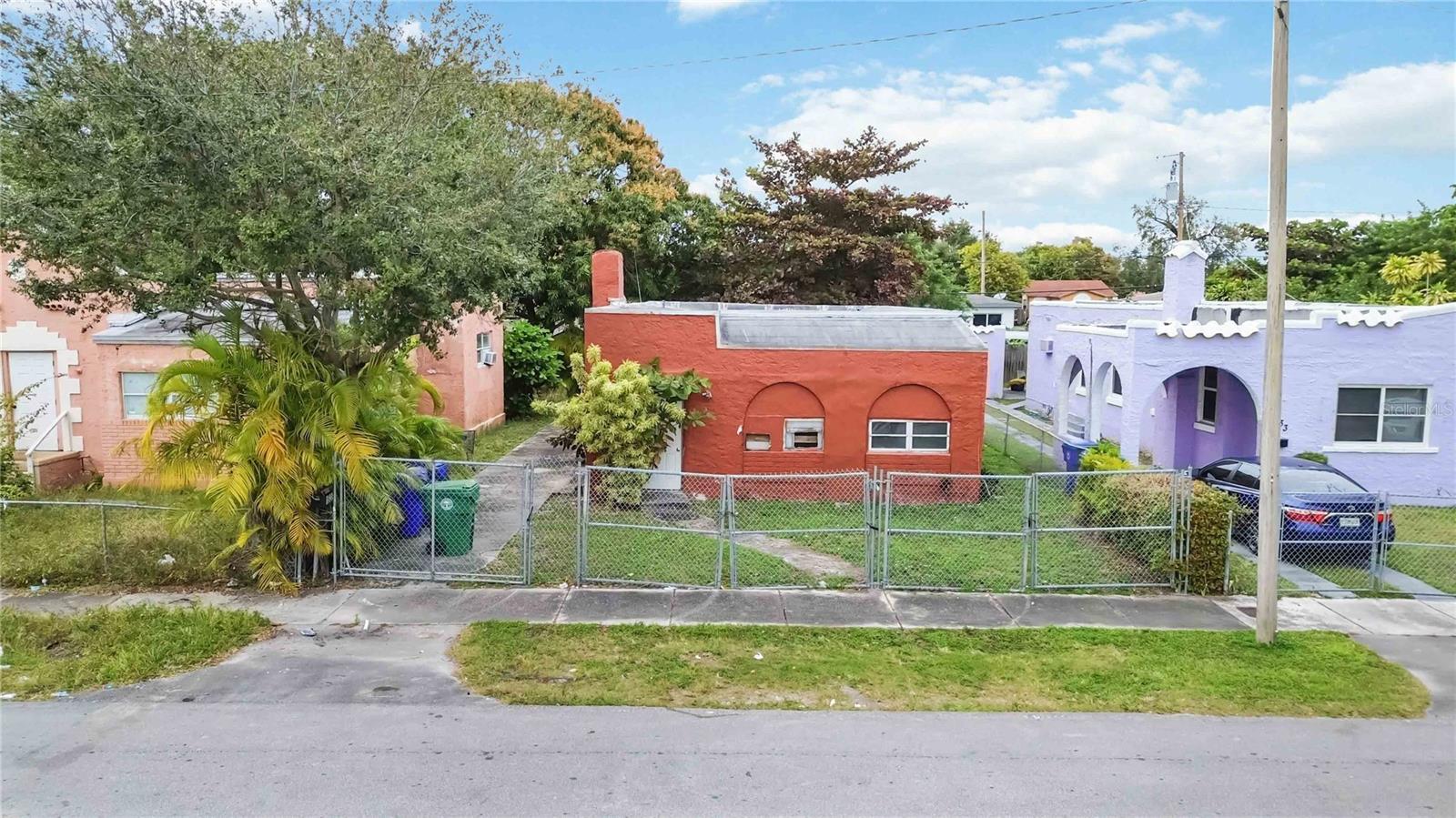 Foto de propiedad en 1839 NW 49th Street, Miami, FL 33142 Miami con MLS# 