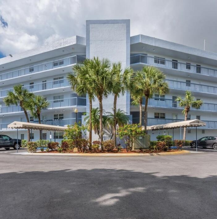 Foto de propiedad en 198 NW 67th 507 Street 507, Boca Raton, FL 33487 Boca Raton con MLS# 