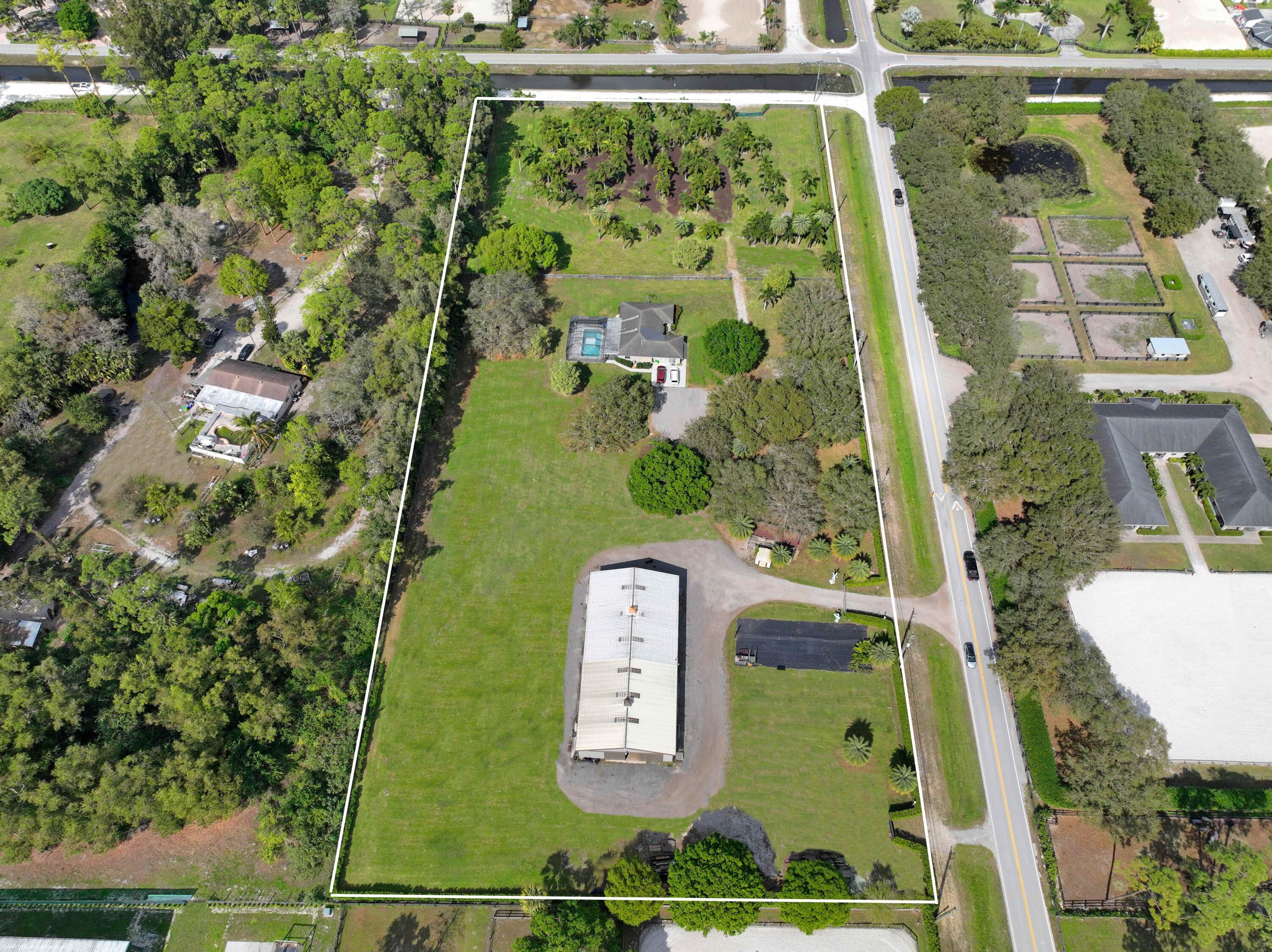 Foto de propiedad en 13528 N 6th Court N, Loxahatchee Groves, FL 33470 Loxahatchee Groves con MLS# 