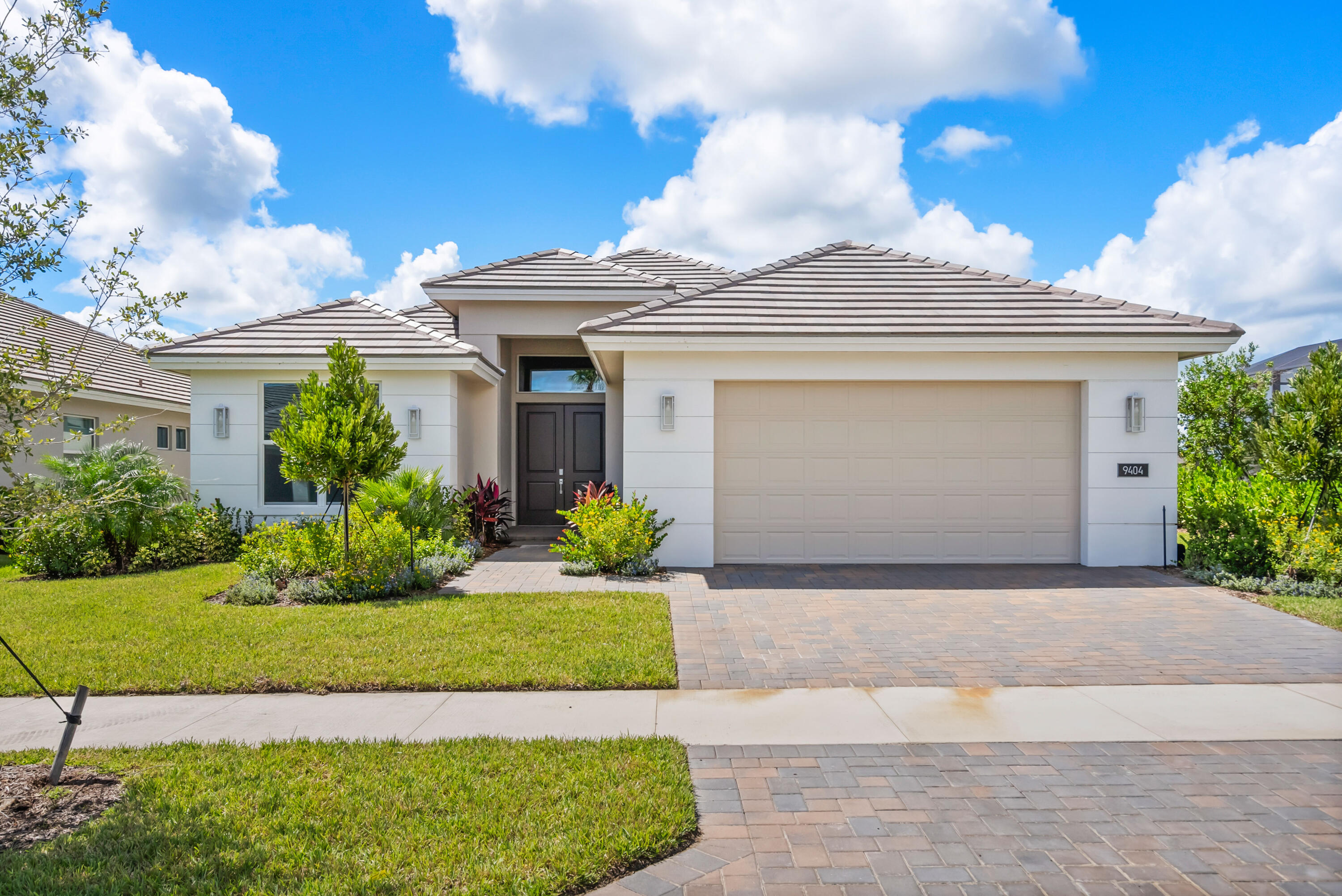 Foto de propiedad en 9404 SW Pinnacle Place, Port St. Lucie, FL 34987 Port St. Lucie con MLS# 