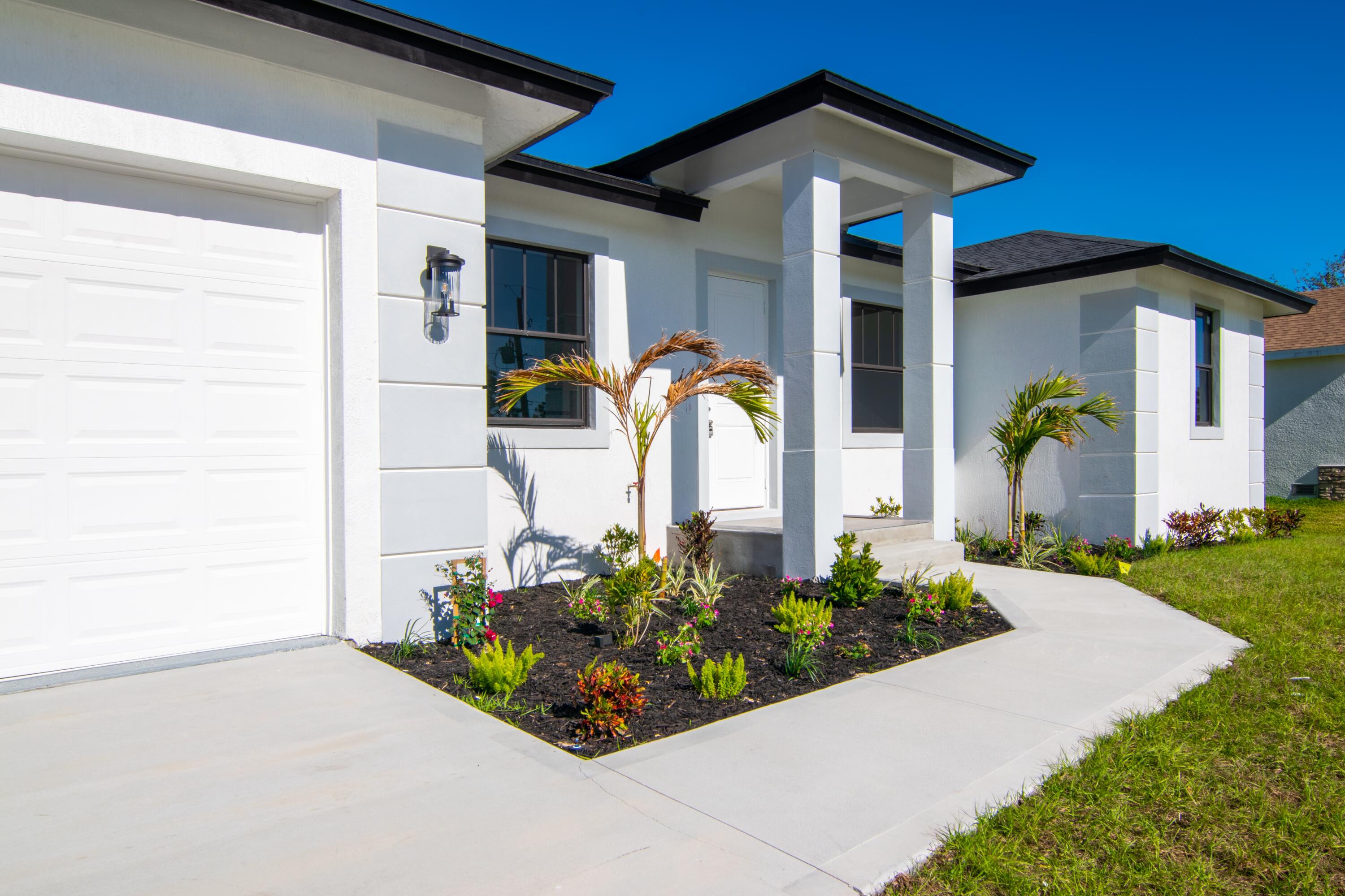 En Venta 8126 Thruso Road, Port Charlotte, FL 33981, Port Charlotte, FL 33981