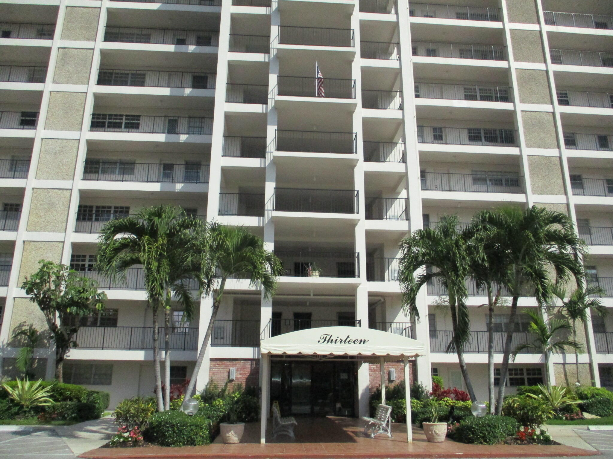 Foto de propiedad en 3300 N Palm Aire Drive 306, Pompano Beach, FL 33069 Pompano Beach con MLS# 