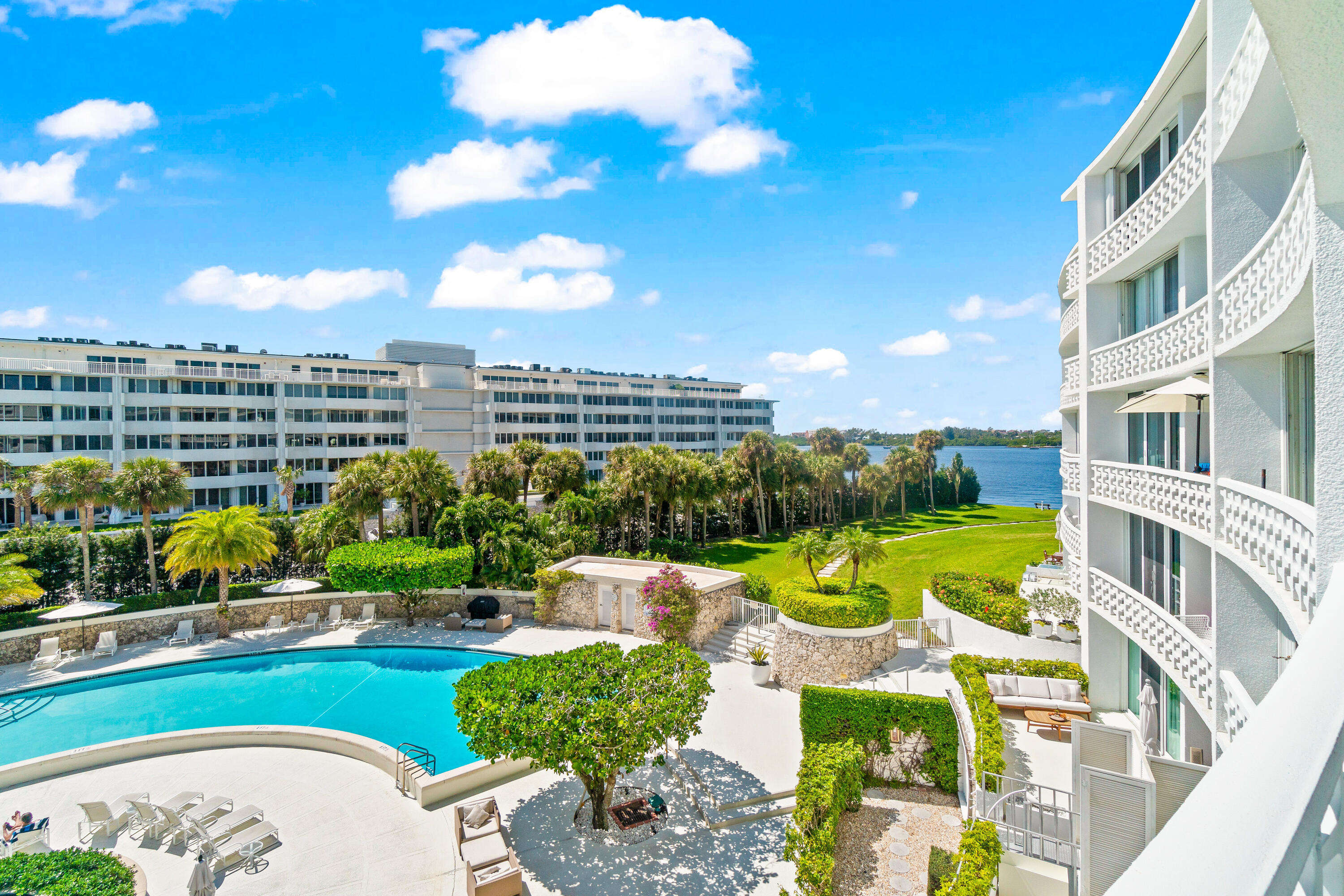 Foto de propiedad en 2760 S Ocean Boulevard 313, Palm Beach, FL 33480 Palm Beach con MLS# 
