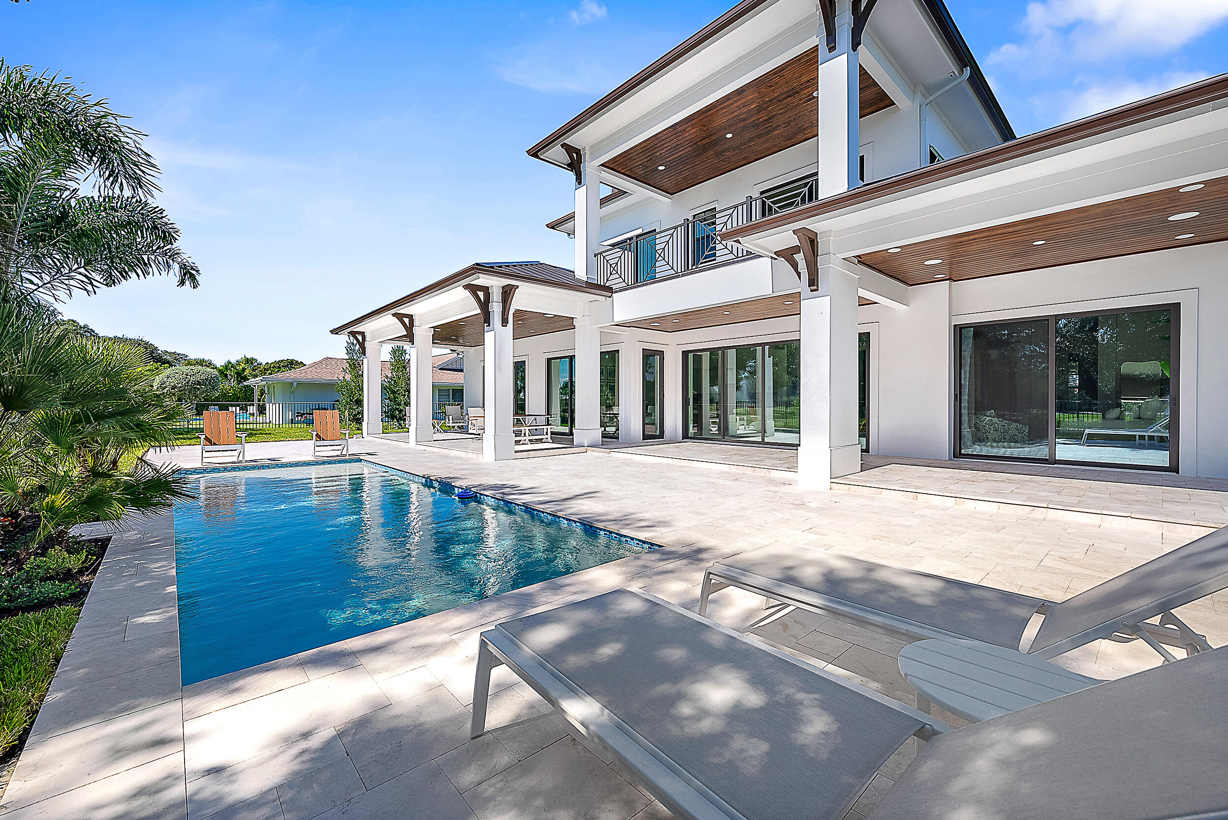 Foto de propiedad en 325 Fairway N, Tequesta, FL 33469 Tequesta con MLS# 