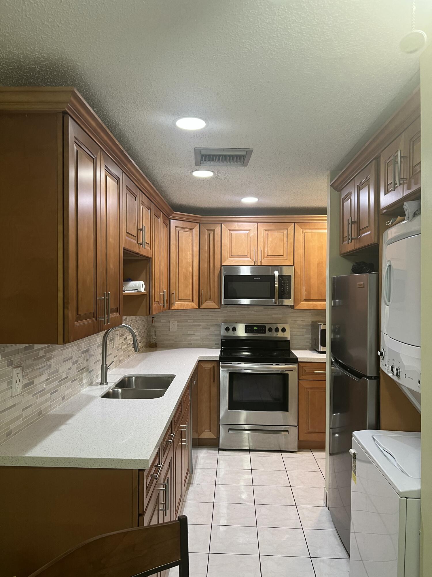 Foto de propiedad en 1835 NW 18th Street 104, Delray Beach, FL 33445 Delray Beach con MLS# 