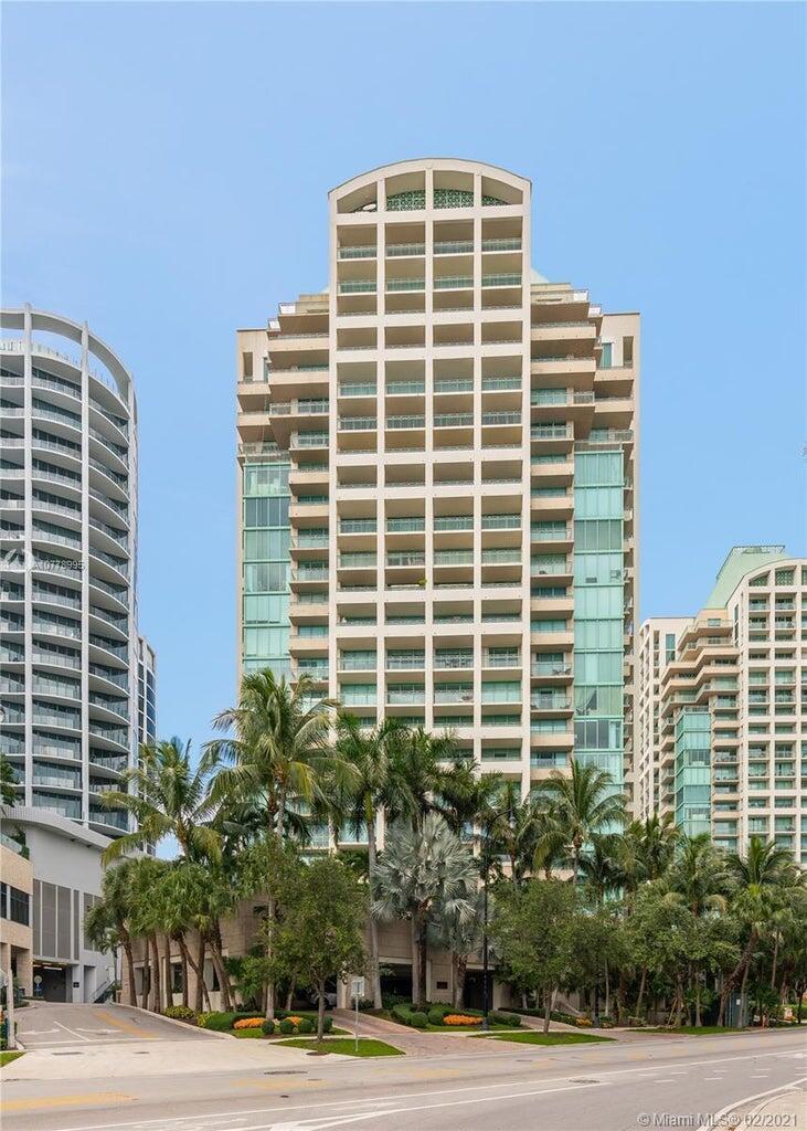 Foto de propiedad en 3400 SW 27th Avenue 303, Miami, FL 33133 Miami con MLS# 
