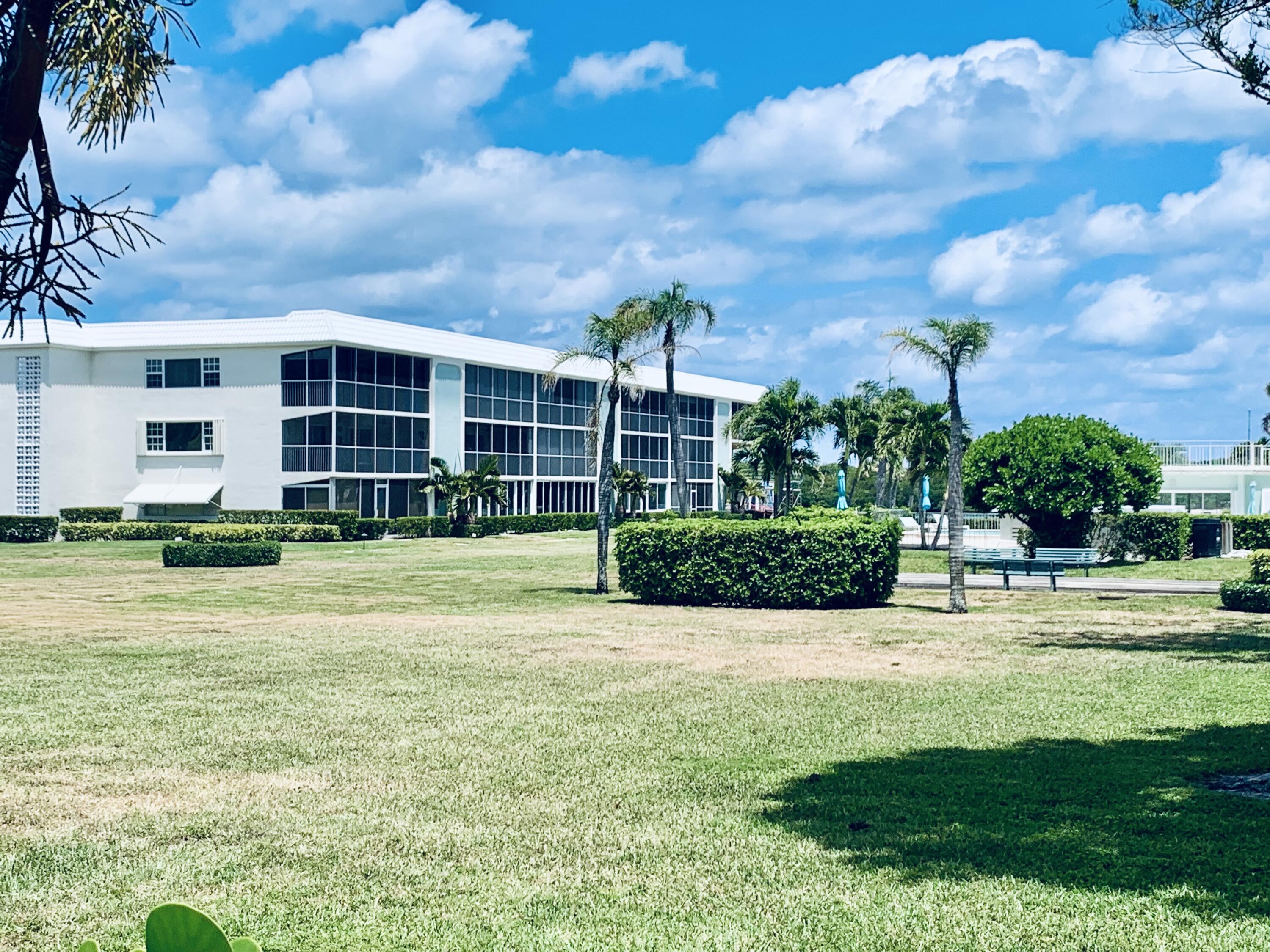 Foto de propiedad en 100 Waterway Road A304, Tequesta, FL 33469 Tequesta con MLS# 
