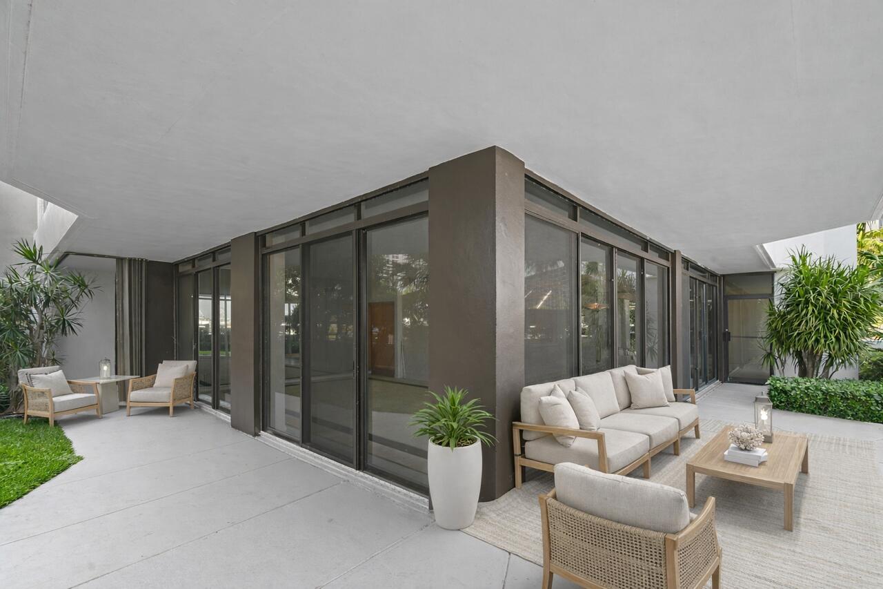 Foto de propiedad en 108 Lakeshore Drive 140, North Palm Beach, FL 33408 North Palm Beach con MLS# 