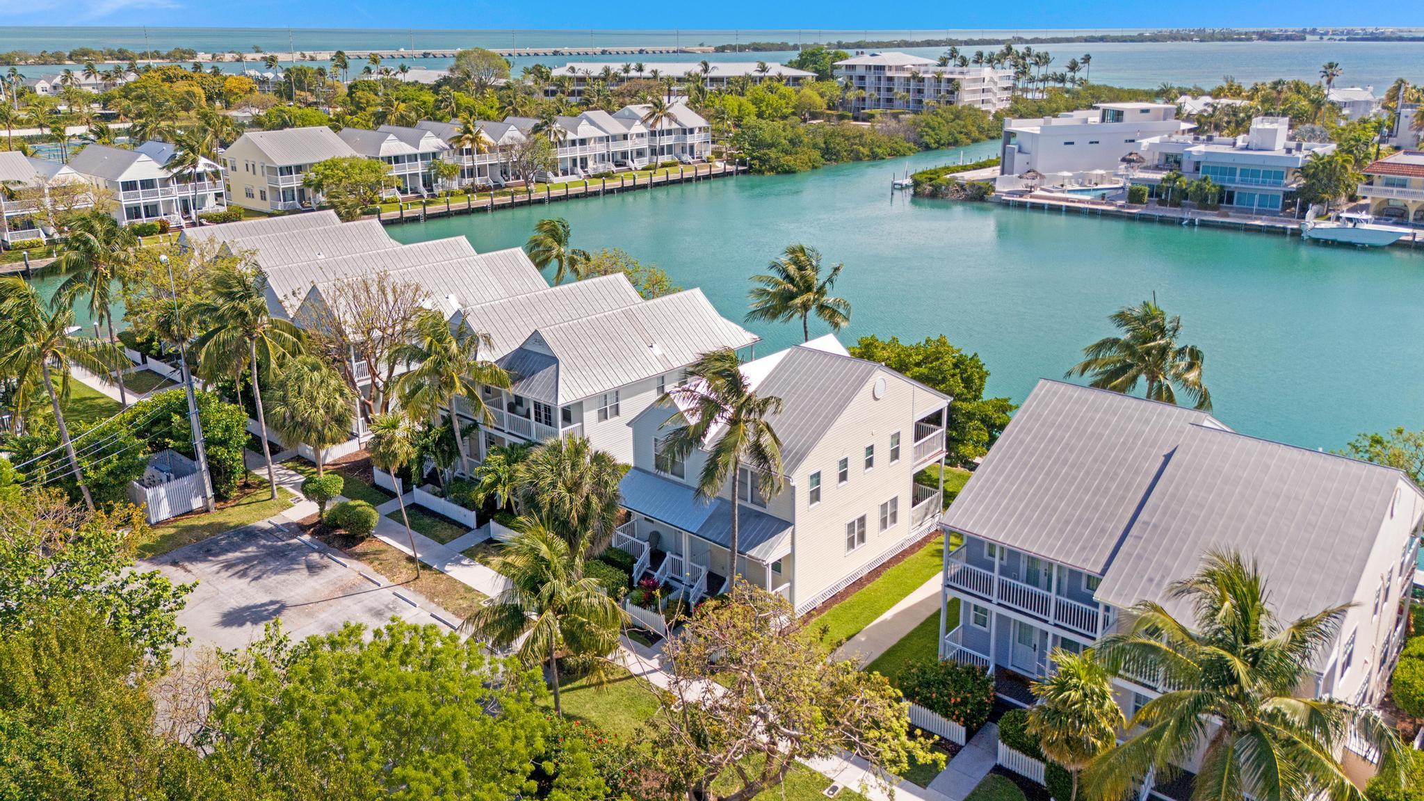Foto de propiedad en 7051 Harbor Village Drive, Duck Key, FL 33050 Duck Key con MLS# 