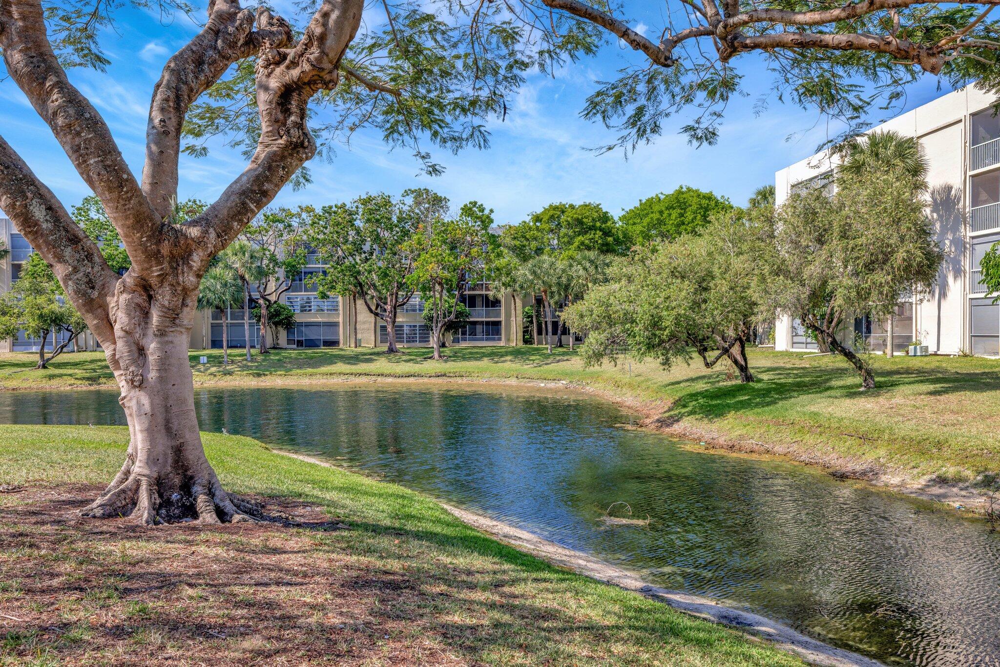 Foto de propiedad en 3301 NW 47th Terrace 410, Lauderdale Lakes, FL 33319 Lauderdale Lakes con MLS# 