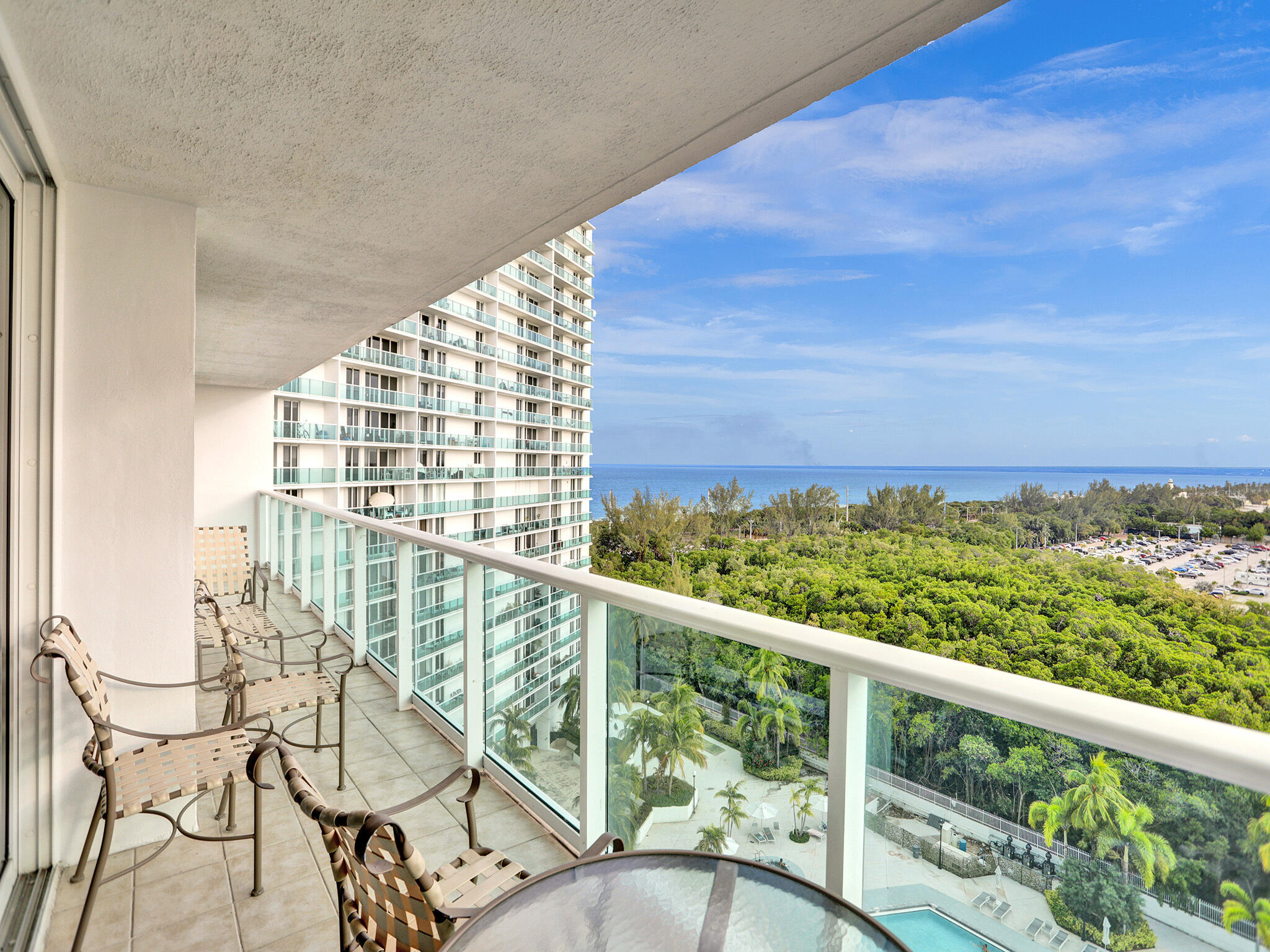 Foto de propiedad en 100 Bayview Drive 1125, Sunny Isles Beach, FL 33160 Sunny Isles Beach con MLS# 