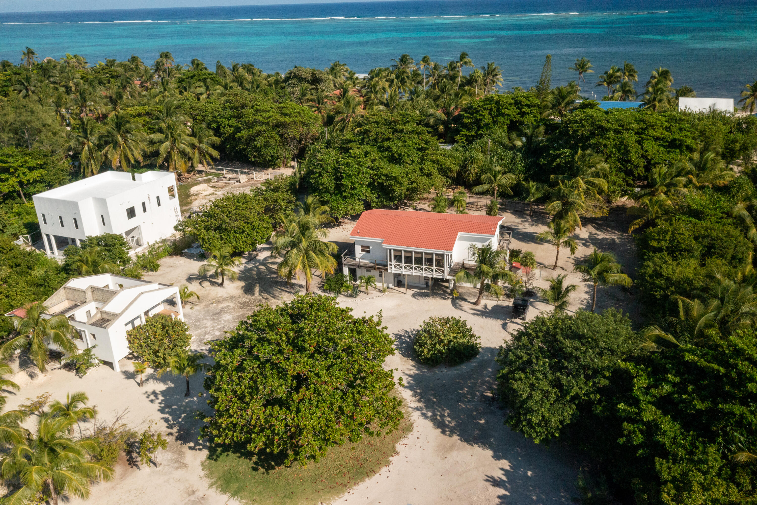 Foto de propiedad en 5 Miles North  con MLS# 