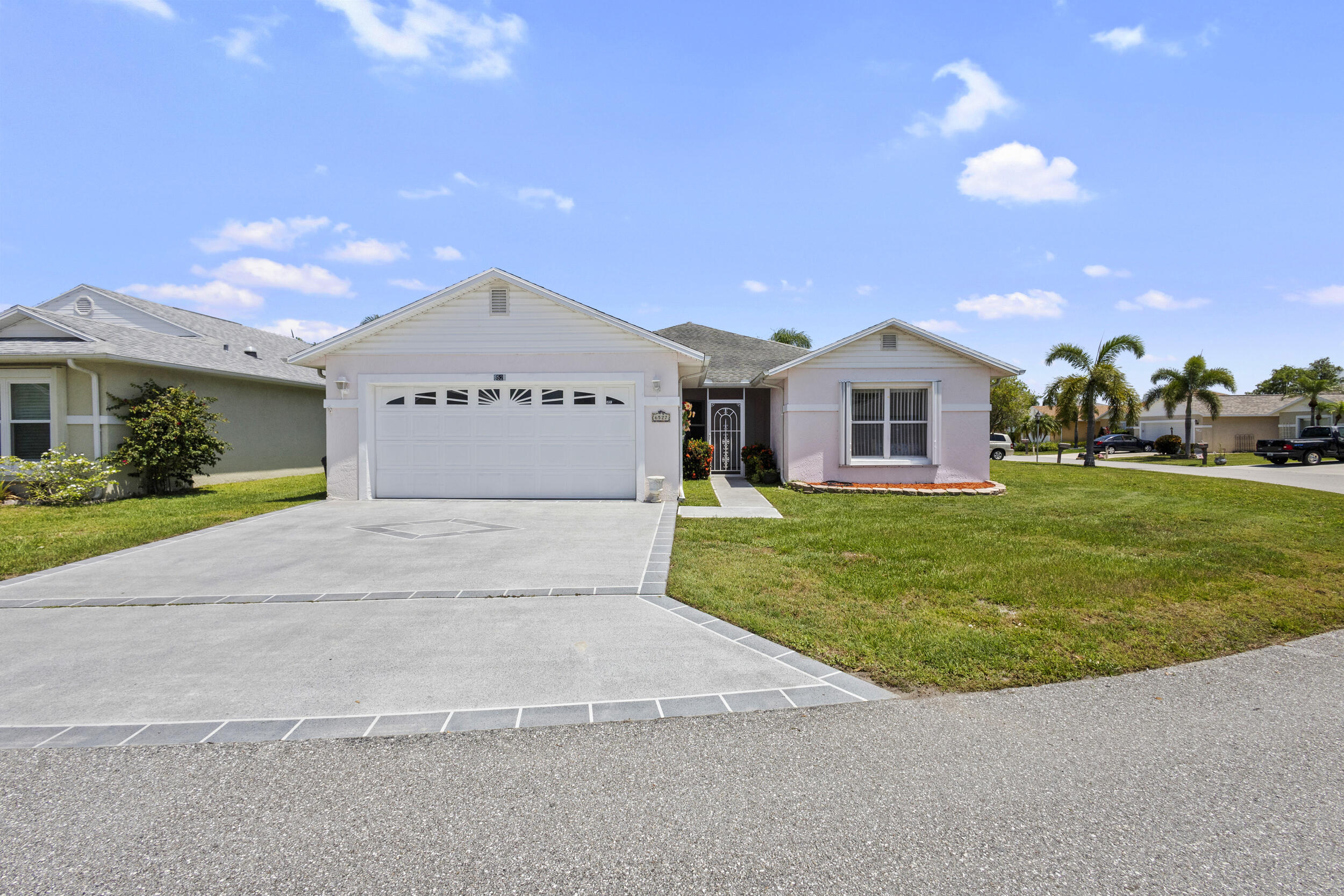Foto de propiedad en 6527 Alheli, Fort Pierce, FL 34951 Fort Pierce con MLS# 