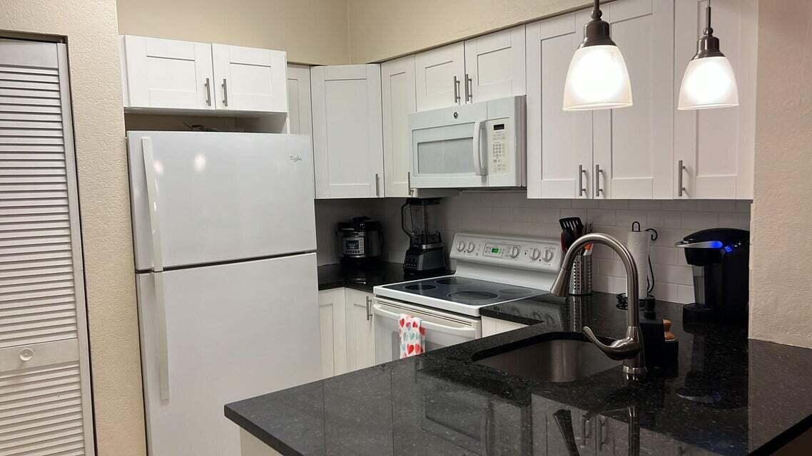Foto de propiedad en 621 Cypress Lake Boulevard A16, Deerfield Beach, FL 33064 Deerfield Beach con MLS# 
