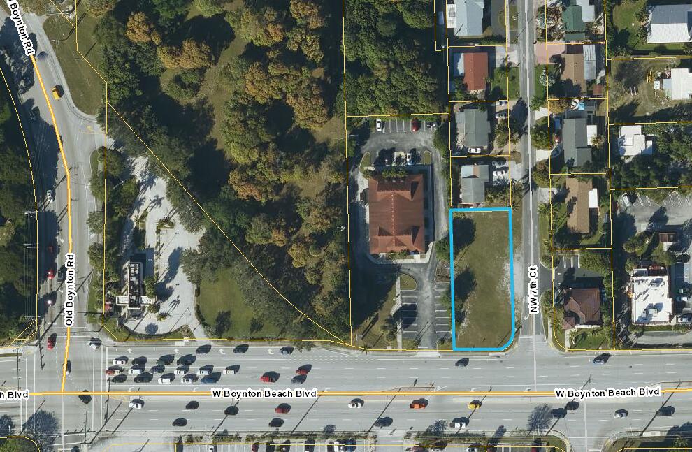 Foto de propiedad en 711 W Boynton Beach Boulevard, Boynton Beach, FL 33426 Boynton Beach con MLS# 