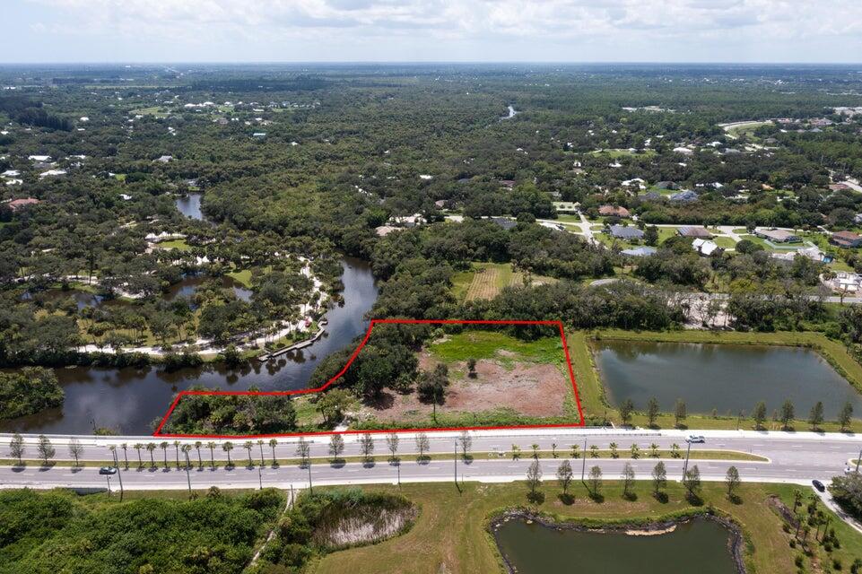 Foto de propiedad en 2083 W Midway Road, Fort Pierce, FL 34981 Fort Pierce con MLS# 